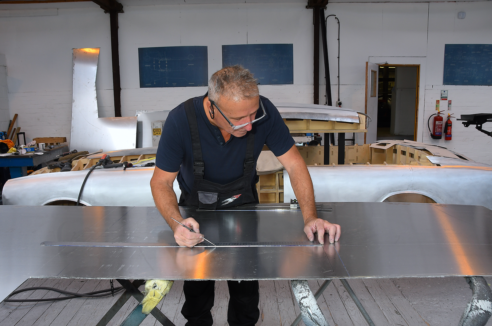 Classic & Sports Car – The specialist: Red Triangle