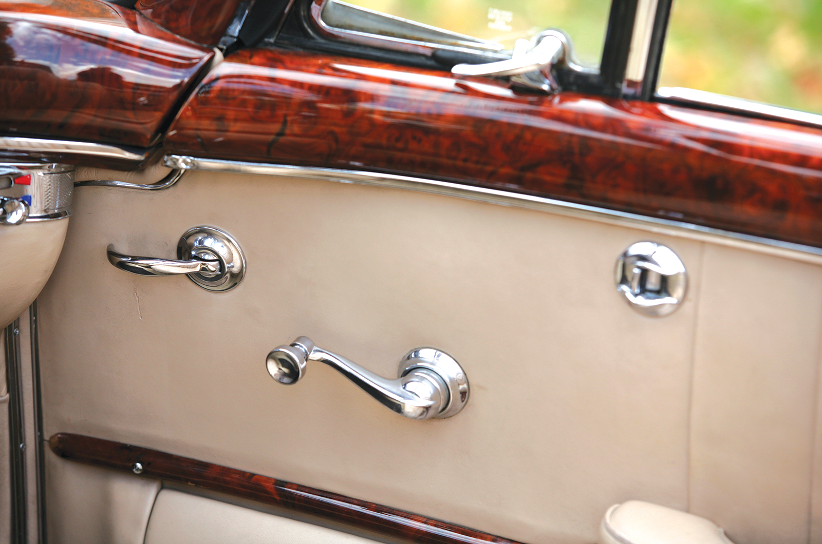 Classic & Sports Car – Mercedes-Benz 220S: Ponton perfection