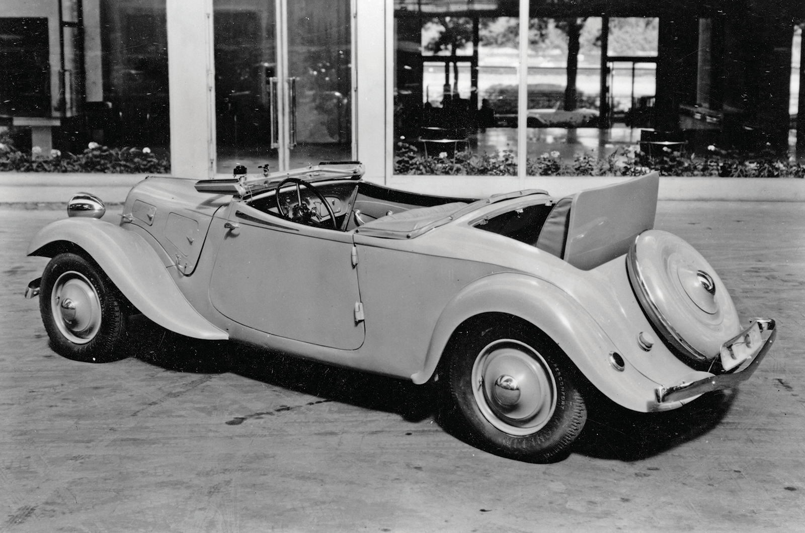 Classic & Sports Car – Citroën Traction Avant: Renard et Bec’s rare reinvention