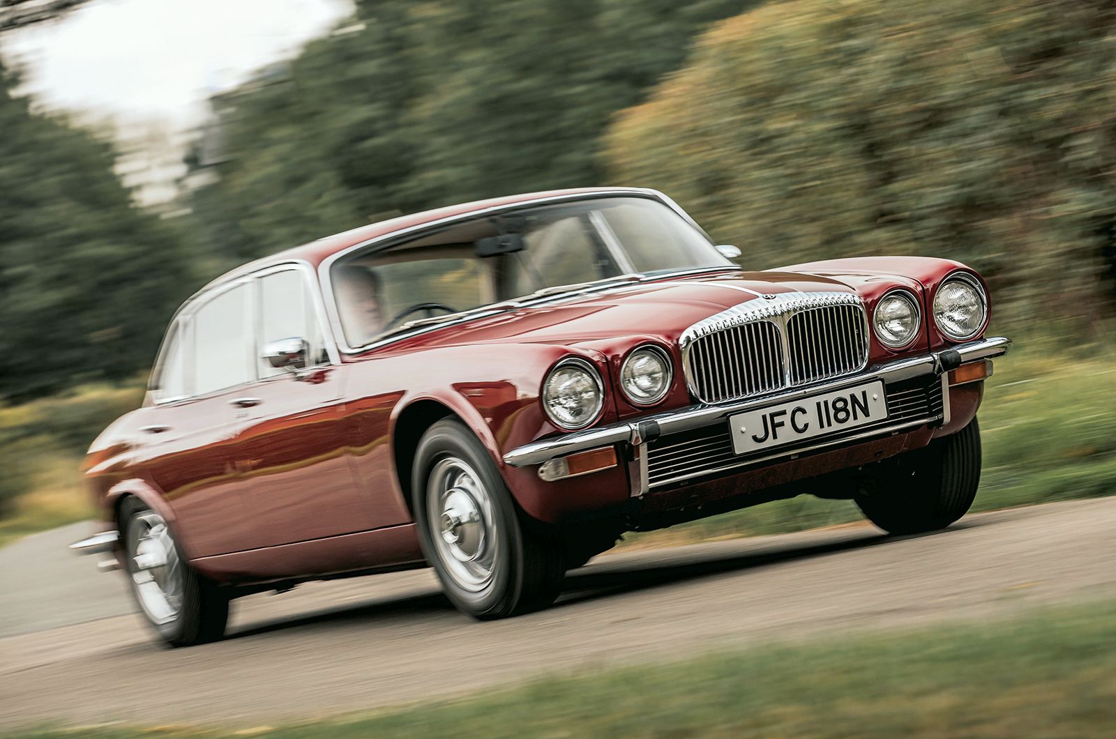 Classic & Sports Car – Daimler Sovereign vs Peugeot 604: cross-Channel showdown