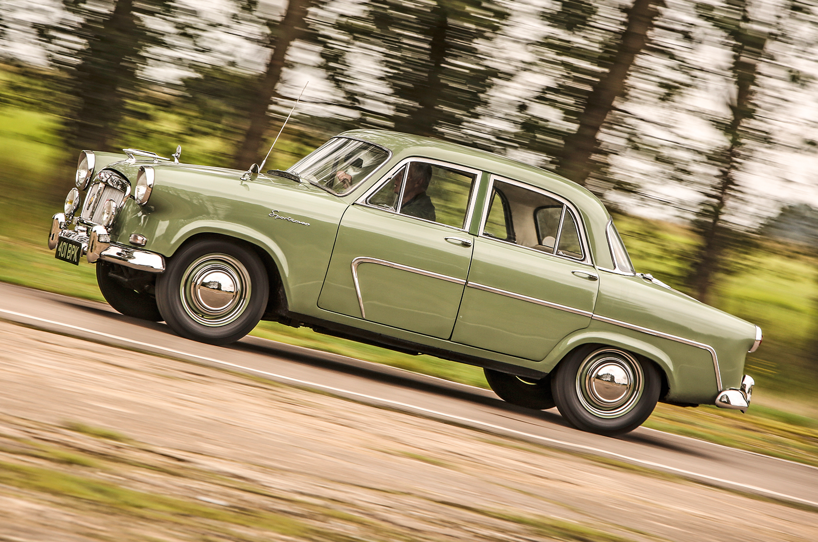 Classic & Sports Car – Standard Vanguard Sportsman vs Humber Hawk: Coventry’s middle class