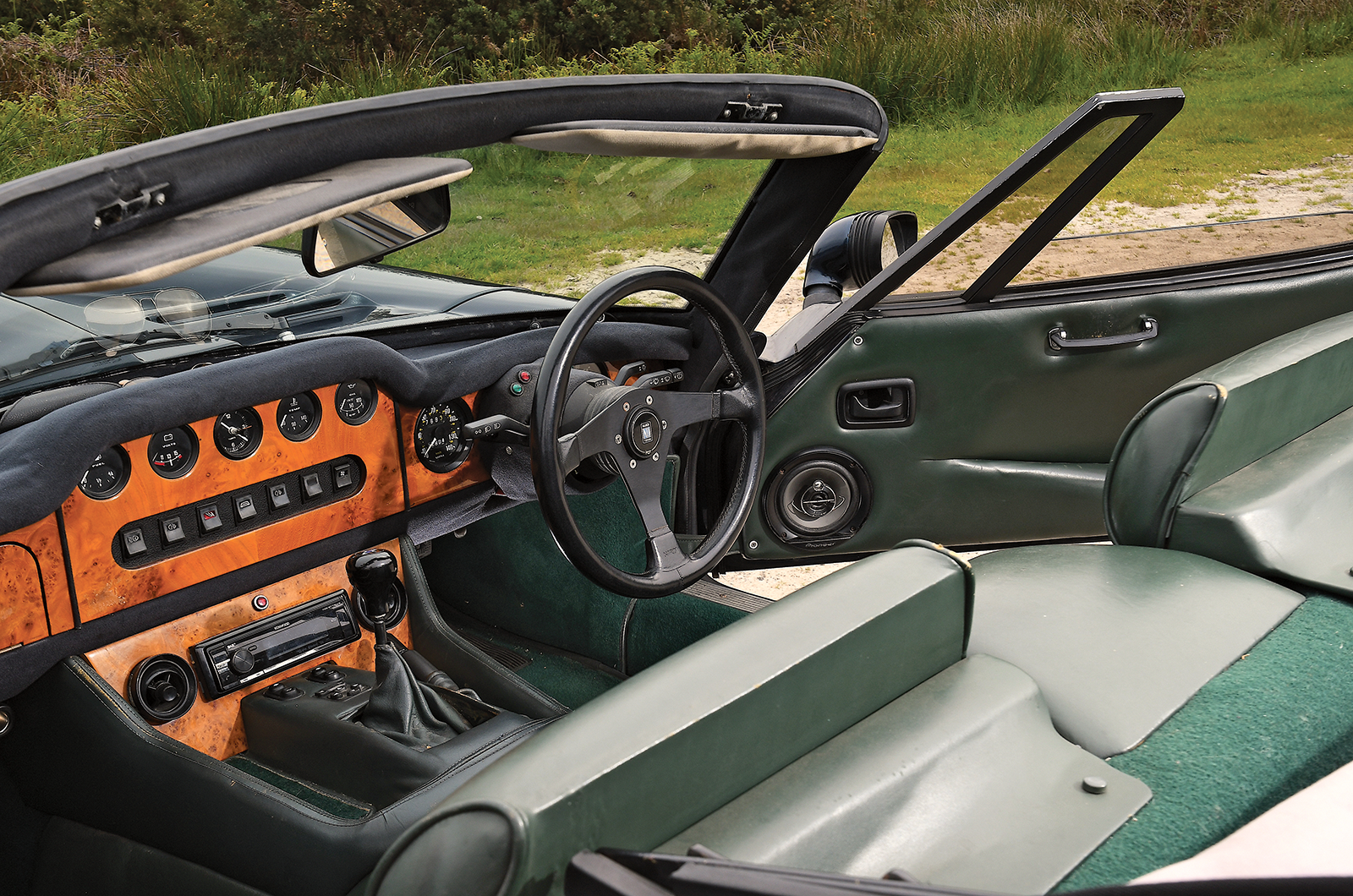 Classic & Sports Car – MG RV8 vs TVR Griffith vs Marcos Mantara: power to the people