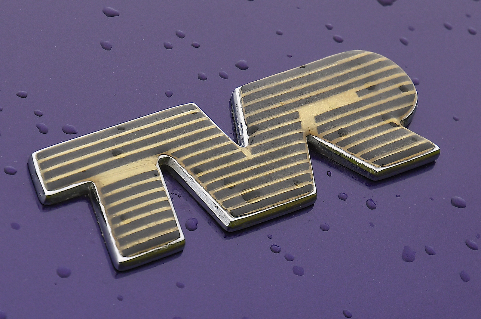 Classic & Sports Car – MG RV8 vs TVR Griffith vs Marcos Mantara: power to the people