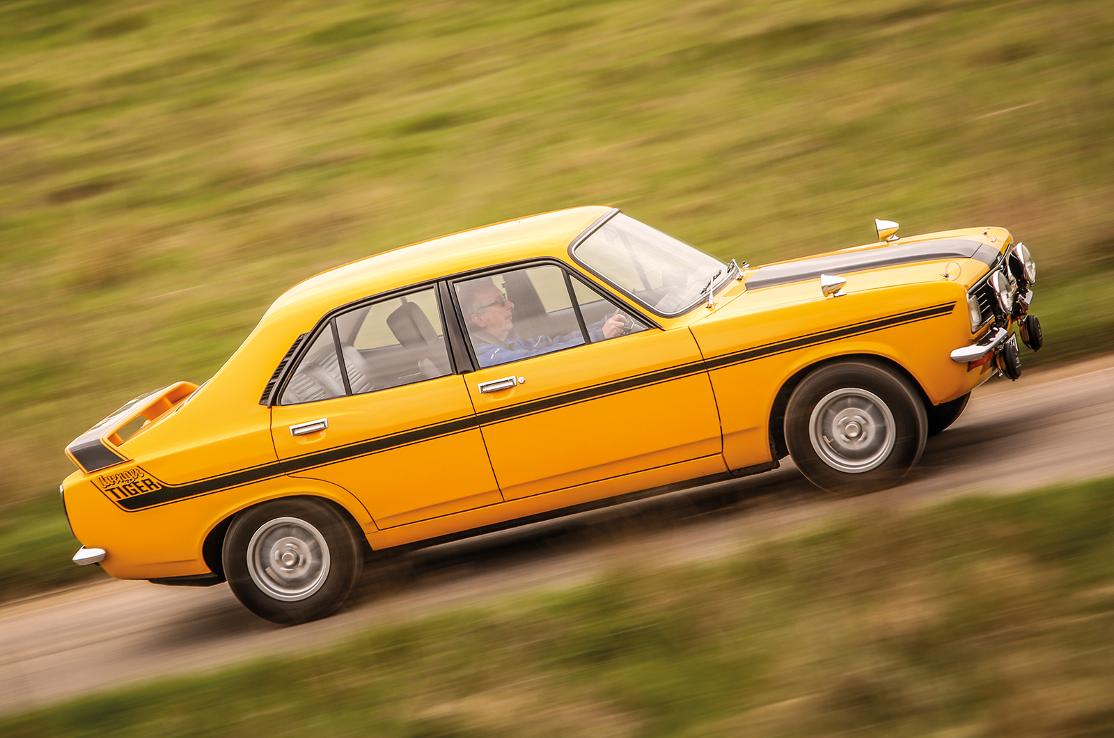 Classic & Sports Car – Ford Escort vs Hillman Avenger vs Vauxhall Firenza: hot hatch beaters