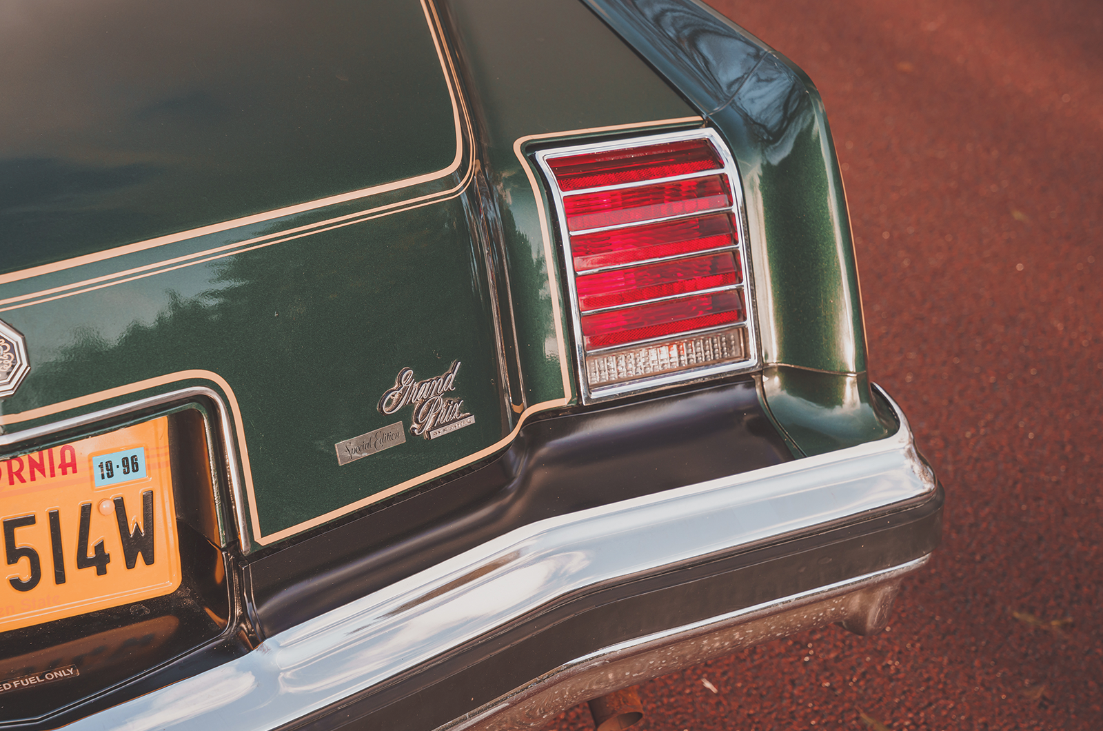 Classic & Sports Car – Pontiac Grand Prix: excess all areas