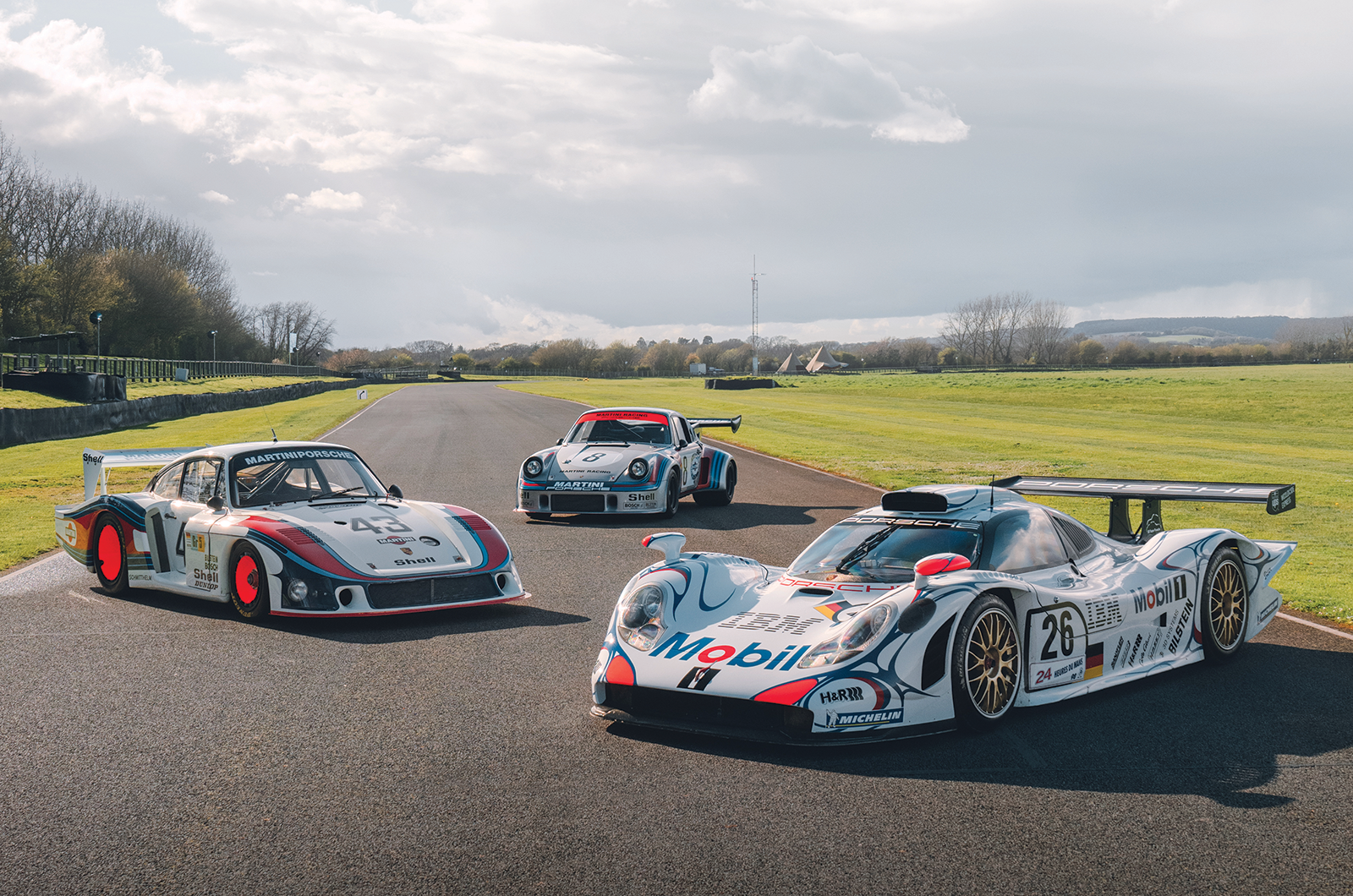 Classic & Sports Car – Porsche 911 turbo racers: blown away