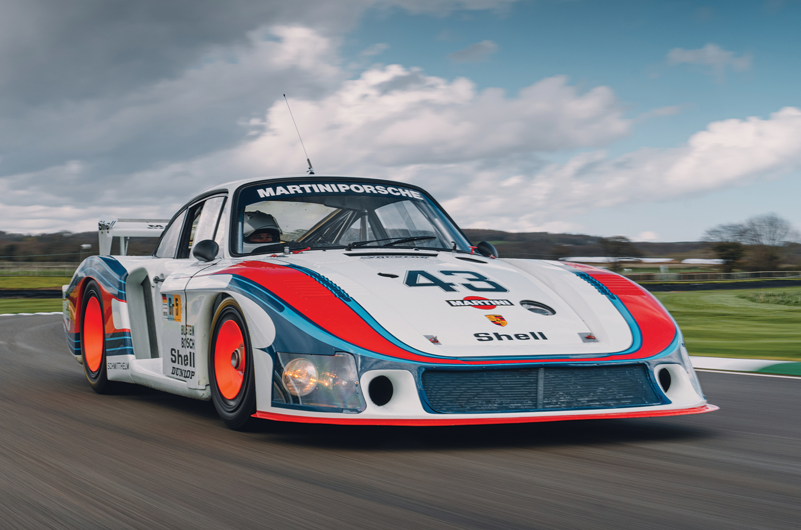 Classic & Sports Car – Porsche 911 turbo racers: blown away