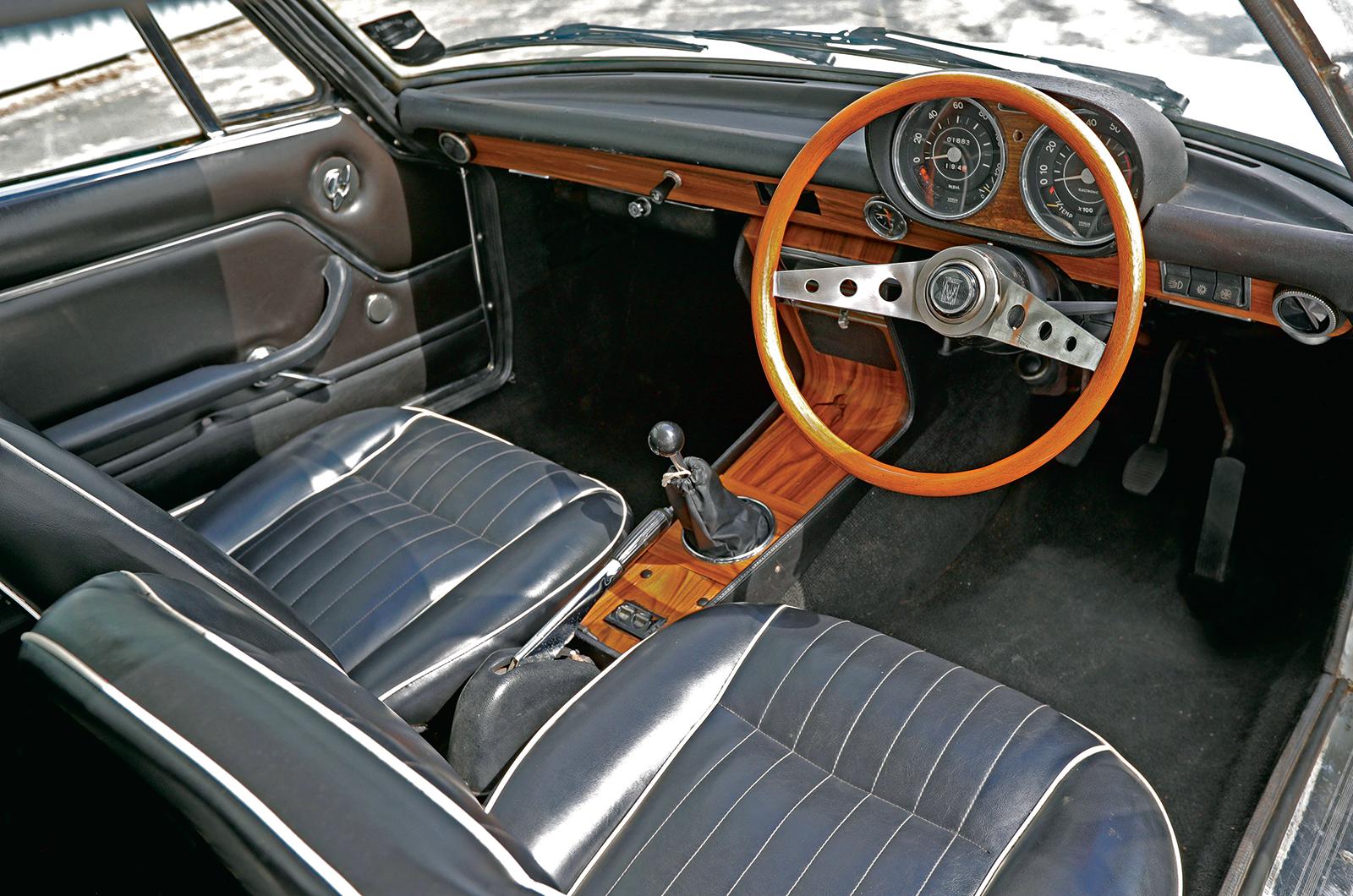 Classic & Sports Car – Fiat Samantha: Vignale’s little beauty