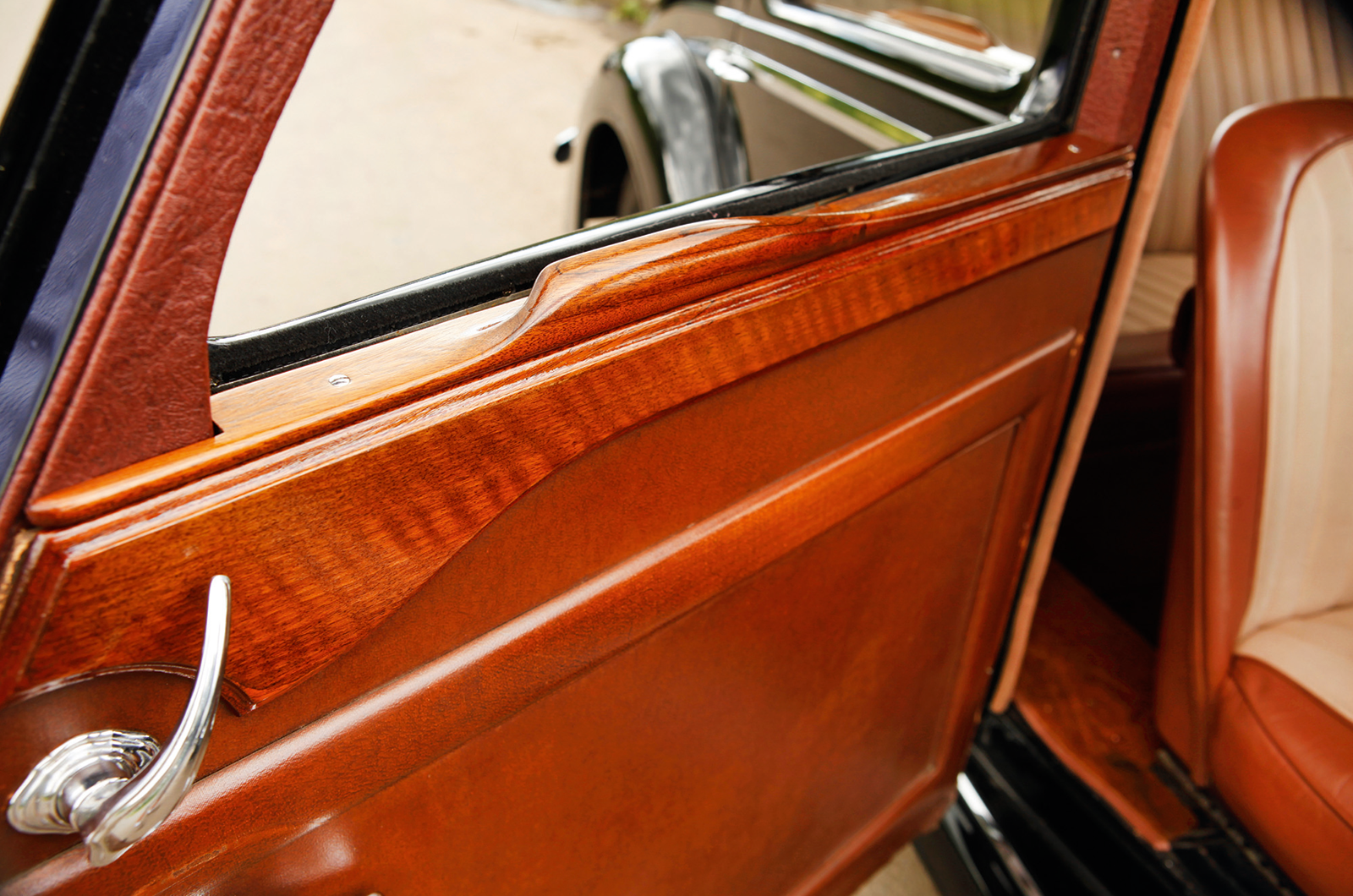 Classic & Sports Car – Riley RMA vs Jowett Javelin: 1½-litre saloon showdown