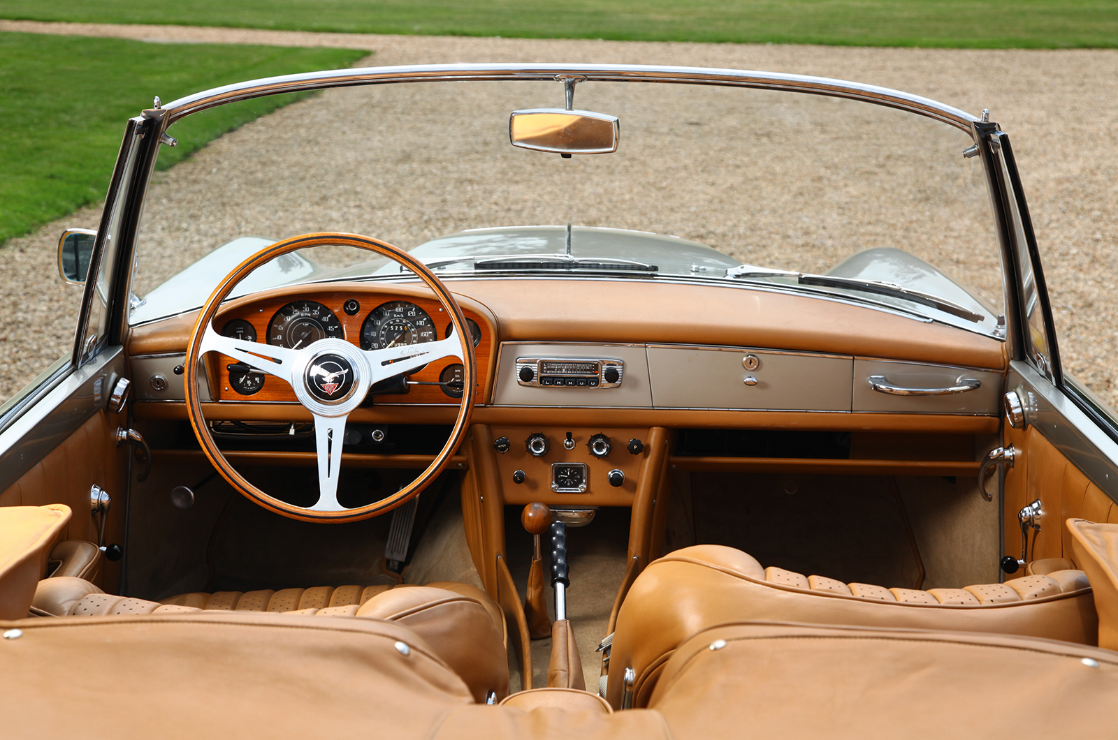 Classic-&-Sports-Car-Alvis-TE21s-12.png