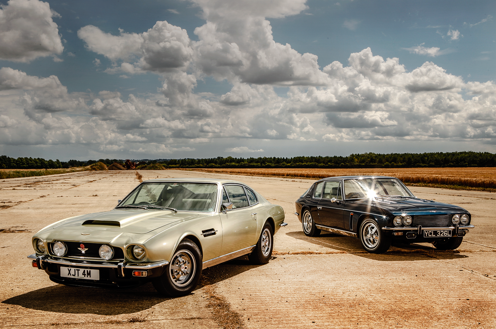 Classic-&-Sports-Car-Aston-Martin-V8-vs-