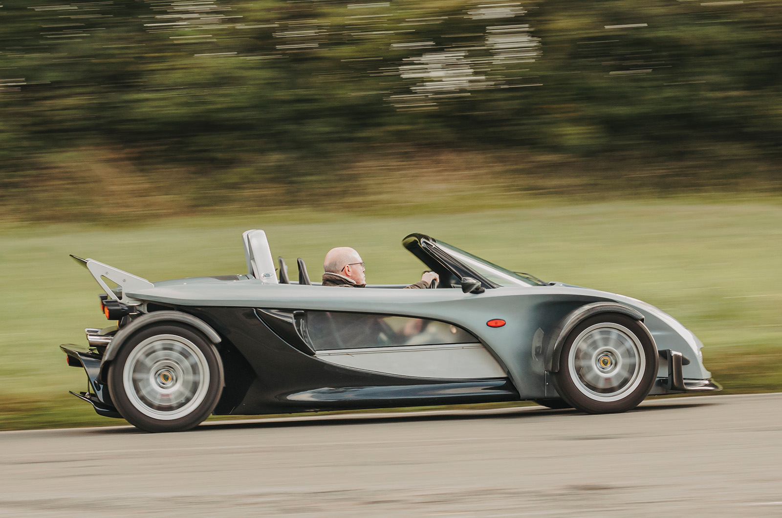 Classic & Sports Car – Renault Sport Spider vs Lotus 340R: diet poke