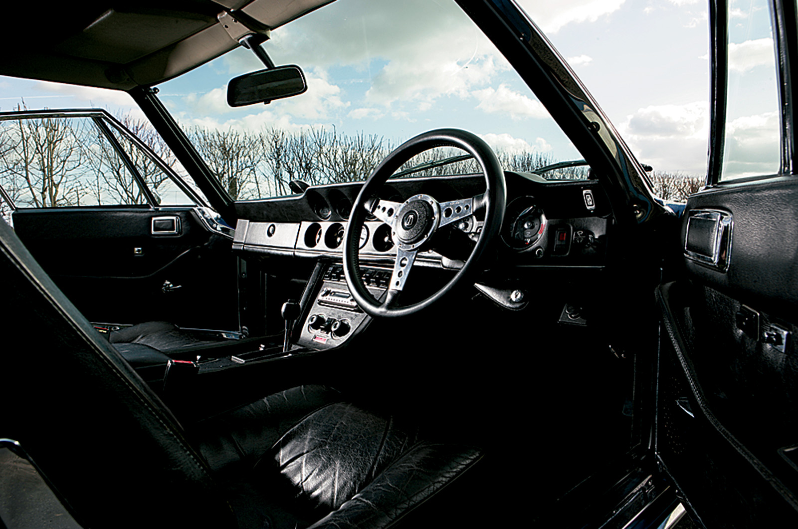 Classic & Sports Car – Aston Martin DBS V8 vs Jensen Interceptor SP vs Gordon-Keeble GK1: ’60s GT showdown