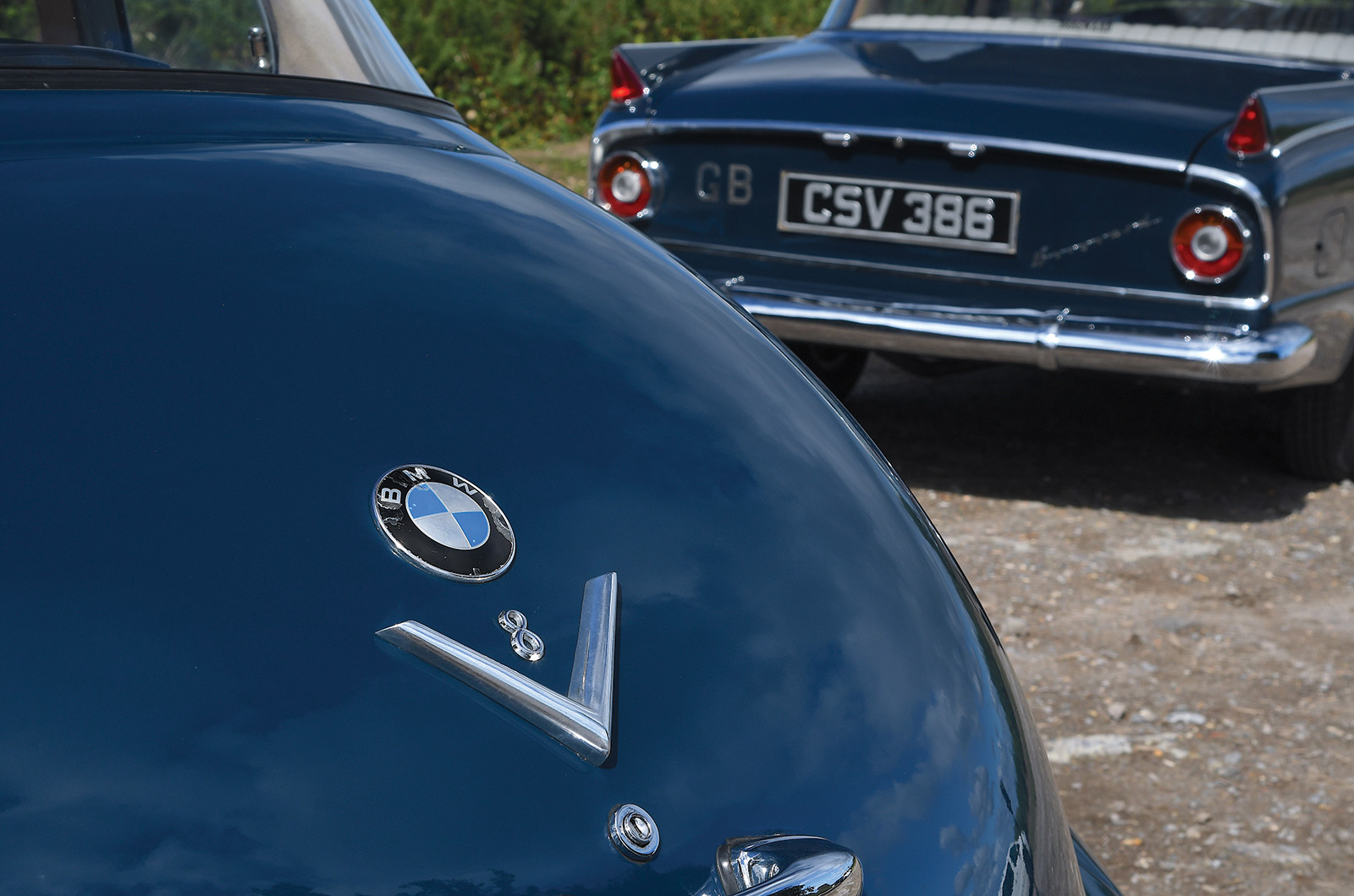 Classic & Sports Car – BMW 2600L vs Borgward P100: Munich meets Bremen