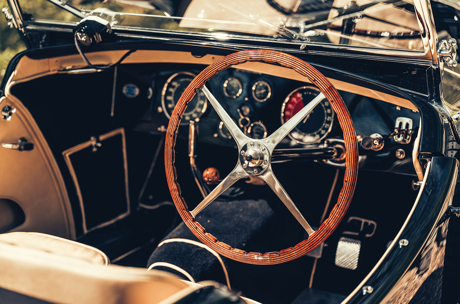 Classic & Sports Car – Bugatti Type 57S by Corsica: next stop, the Côte d’Azur