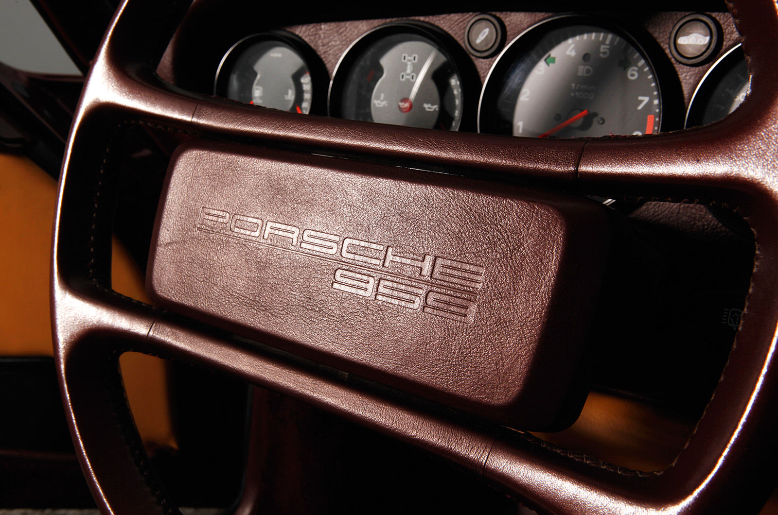 Classic & Sports Car – Porsche 911 Carrera RS 2.7 vs 930 turbo vs 959: extreme sports