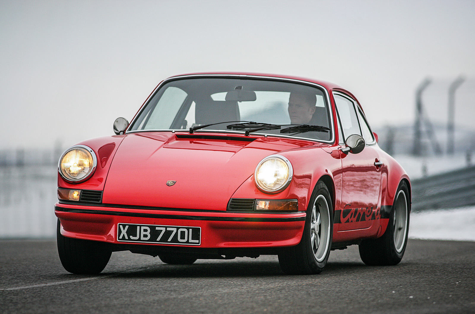 Classic & Sports Car – Porsche 911 Carrera RS 2.7 vs 930 turbo vs 959: extreme sports