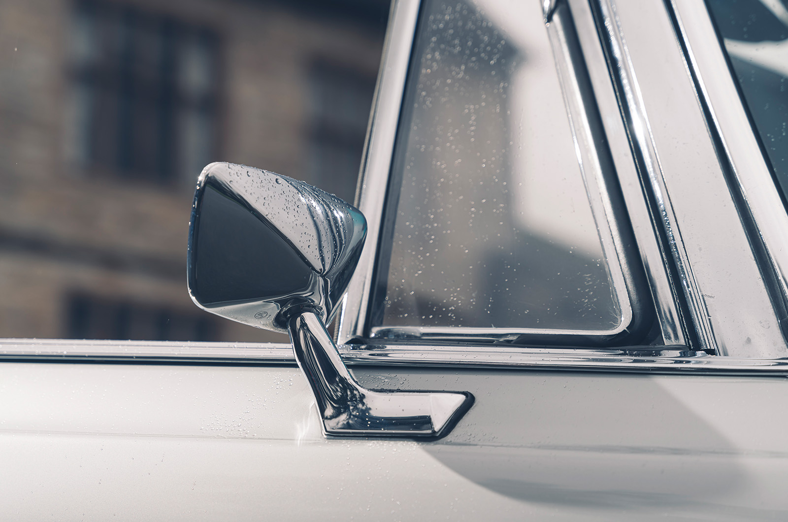 Classic & Sports Car – Mercedes-Benz 220SEb Cabriolet vs 280SE 3.5 Cabriolet: half-price glamour