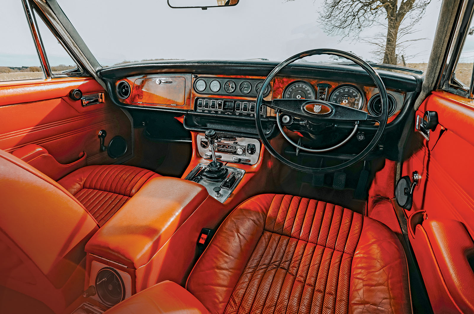 Classic & Sports Car – Jaguar XJ6 2.8 vs Rover 3.5 Litre Coupé: changing of the guard