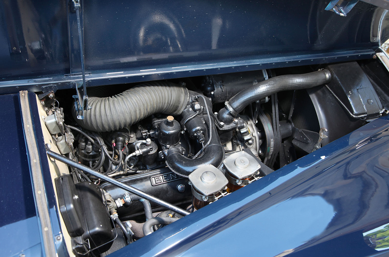 Classic & Sports Car – Bentley Continentals: style, speed and luxury