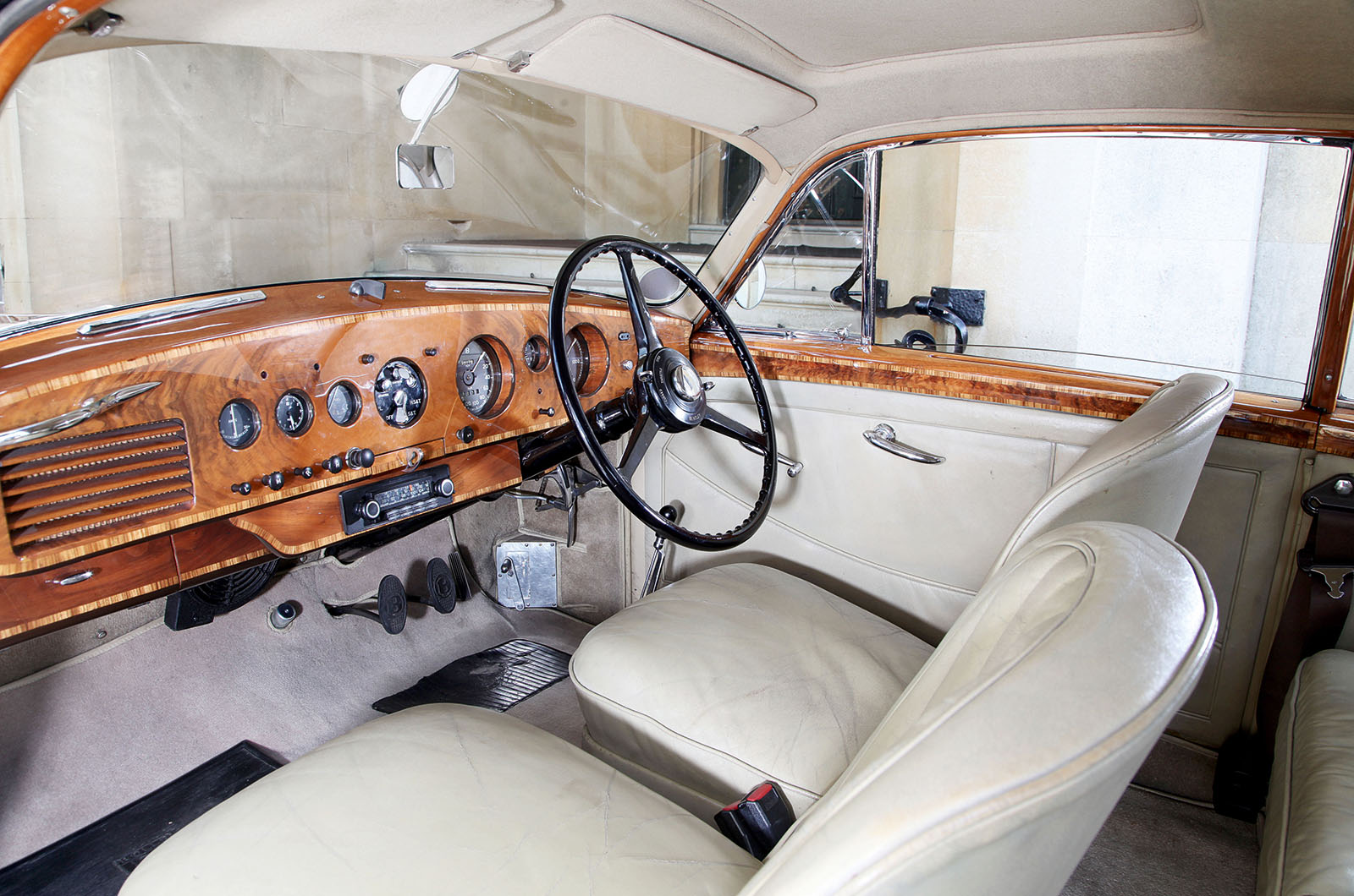 Classic & Sports Car – Bentley Continentals: style, speed and luxury