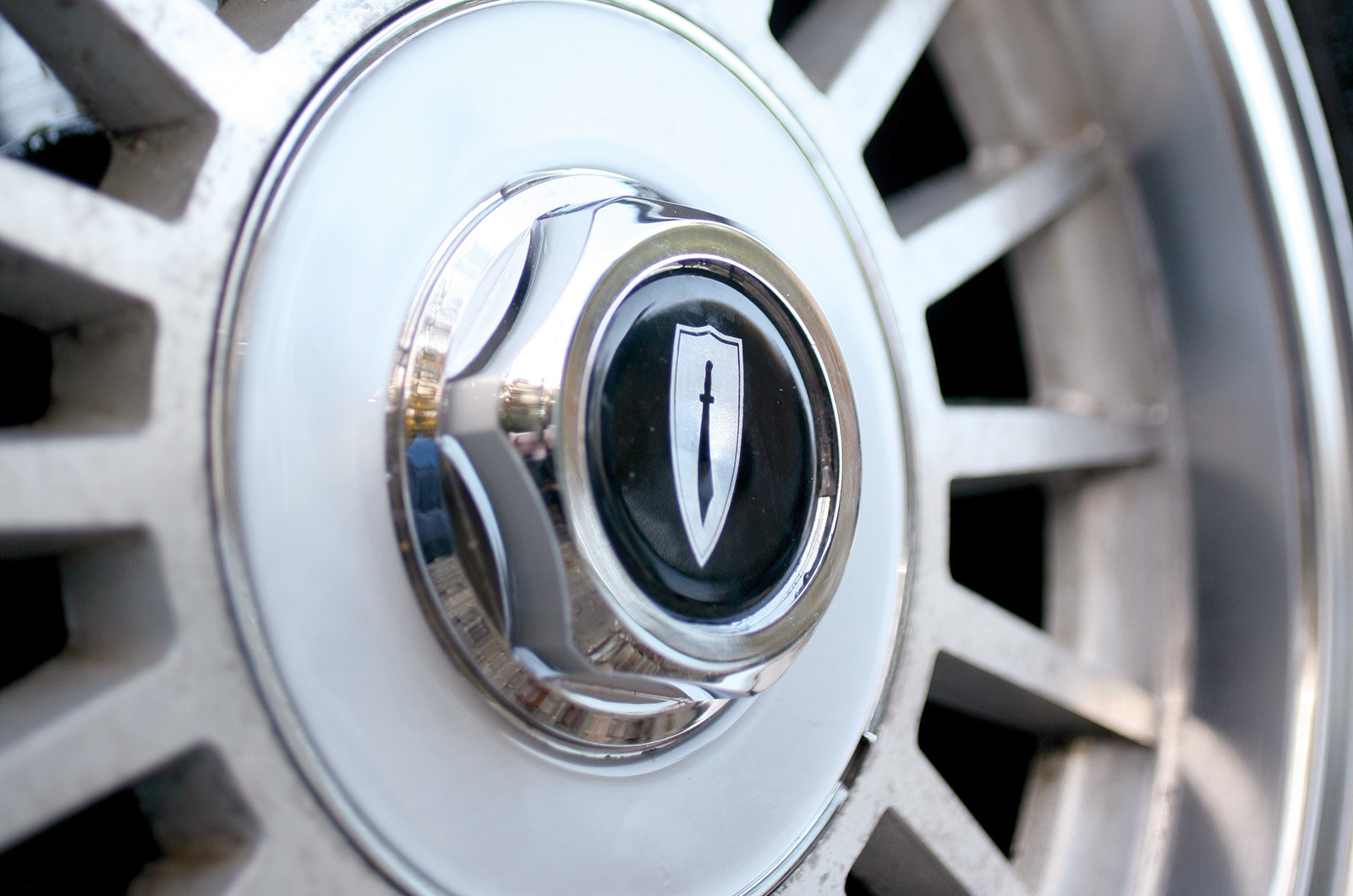 Classic & Sports Car – MGB GT vs Triumph TR7 vs Reliant Scimitar GTE: all-weather heroes