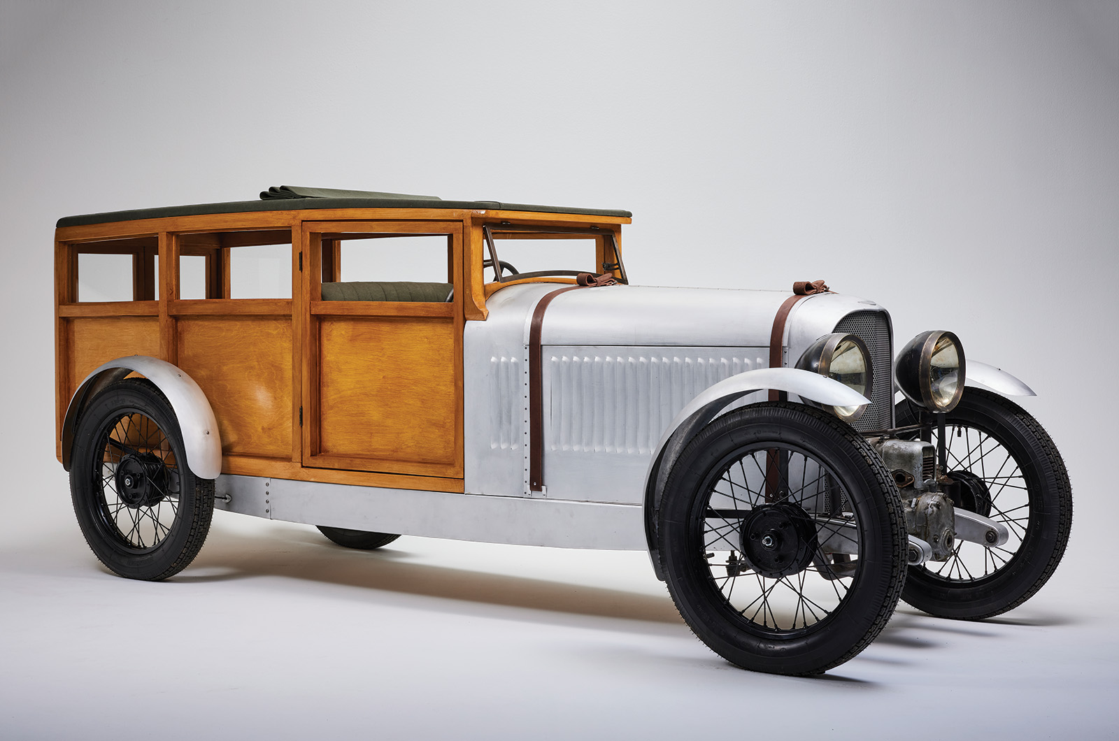 Classic & Sports Car – Motoring art: Ole Koch