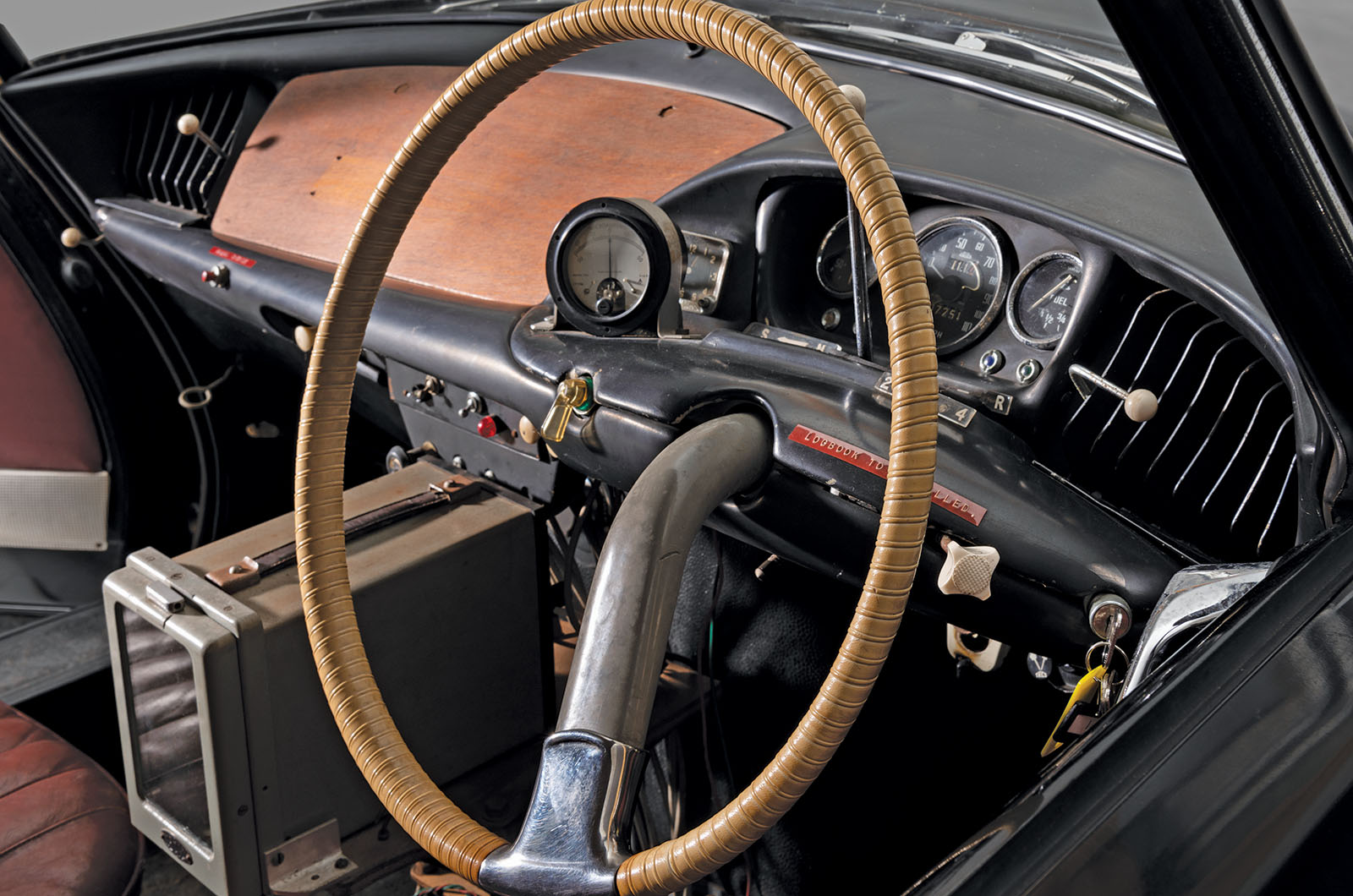 Classic & Sports Car – Self-driving Citroën DS: Britain’s 1960s pioneer