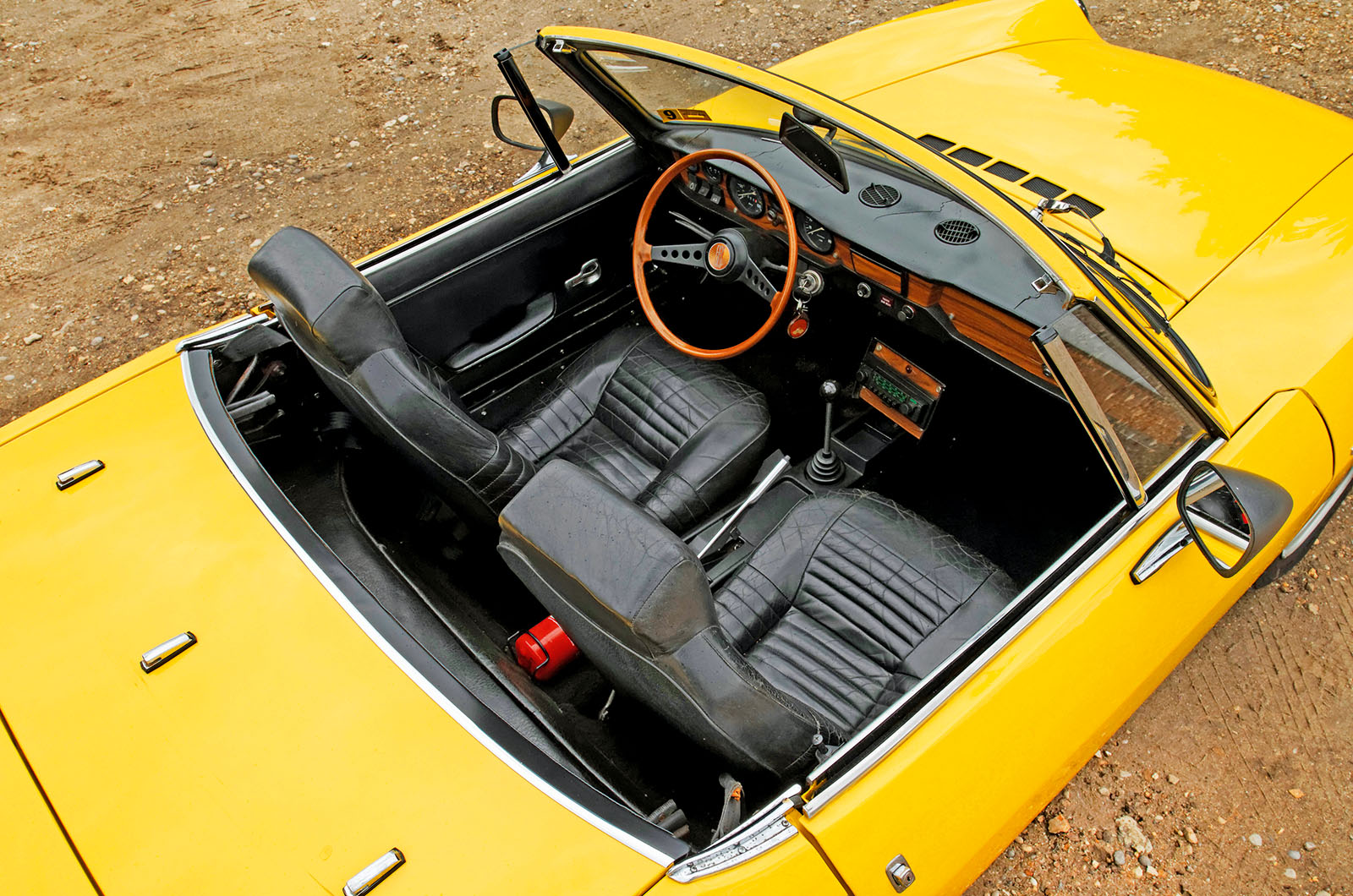 Classic & Sports Car – Austin-Healey Sprite vs Toyota Sports 800 vs Fiat 850 Sport Spider: the little league