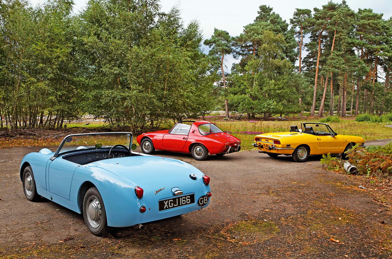 Classic & Sports Car – Austin-Healey Sprite vs Toyota Sports 800 vs Fiat 850 Sport Spider: the little league