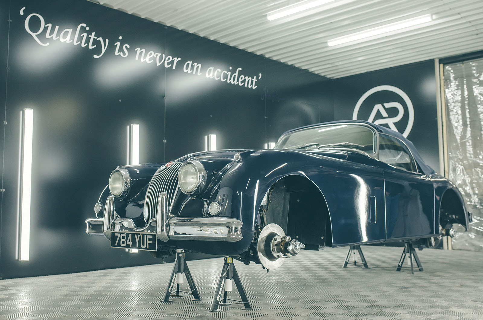 Classic & Sports Car – The specialist: Auto RARA