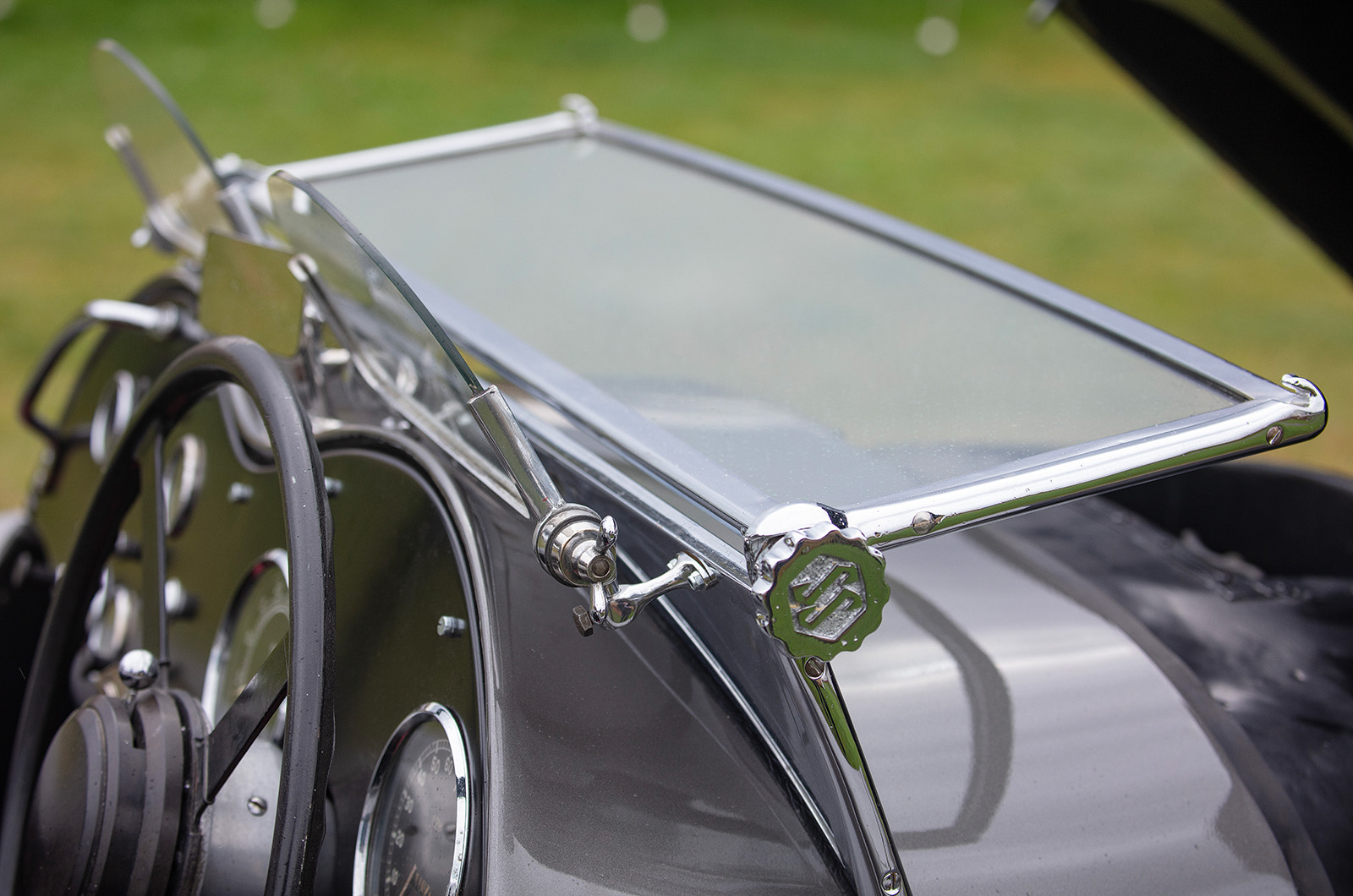 Classic & Sports Car – Jaguar SS100: Goodwood’s first winner