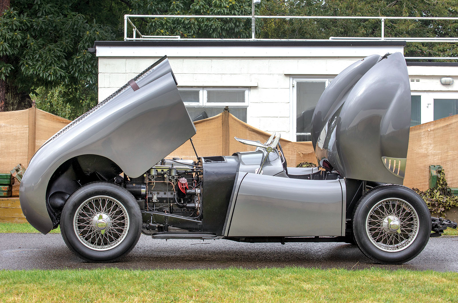 Classic & Sports Car – Jaguar SS100: Goodwood’s first winner