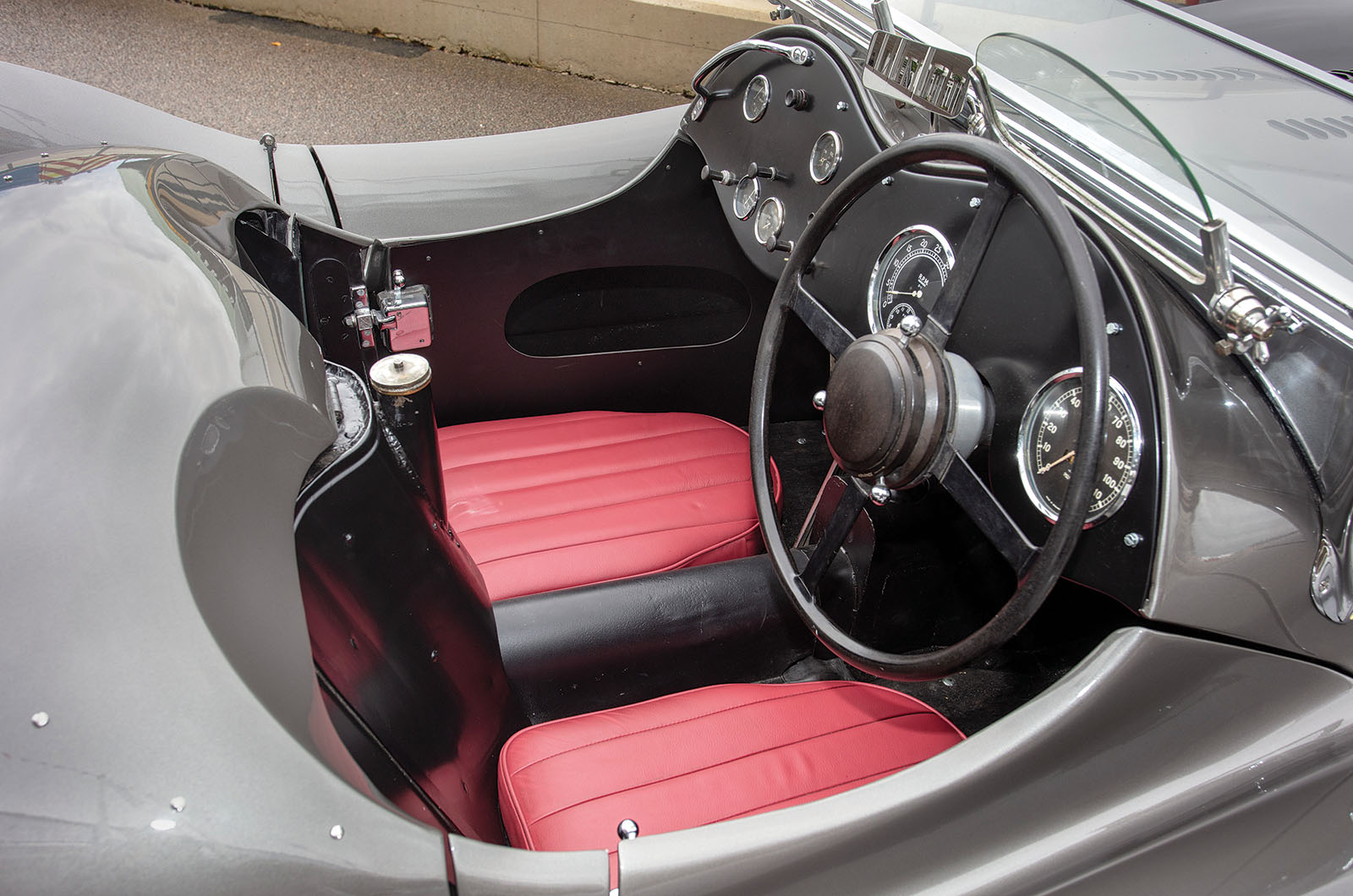 Classic & Sports Car – Jaguar SS100: Goodwood’s first winner