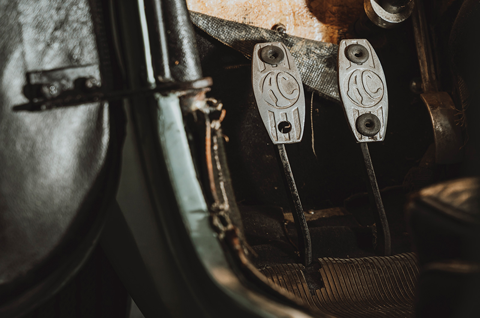 Classic & Sports Car – AC Cobra 289: return of the space cowboy