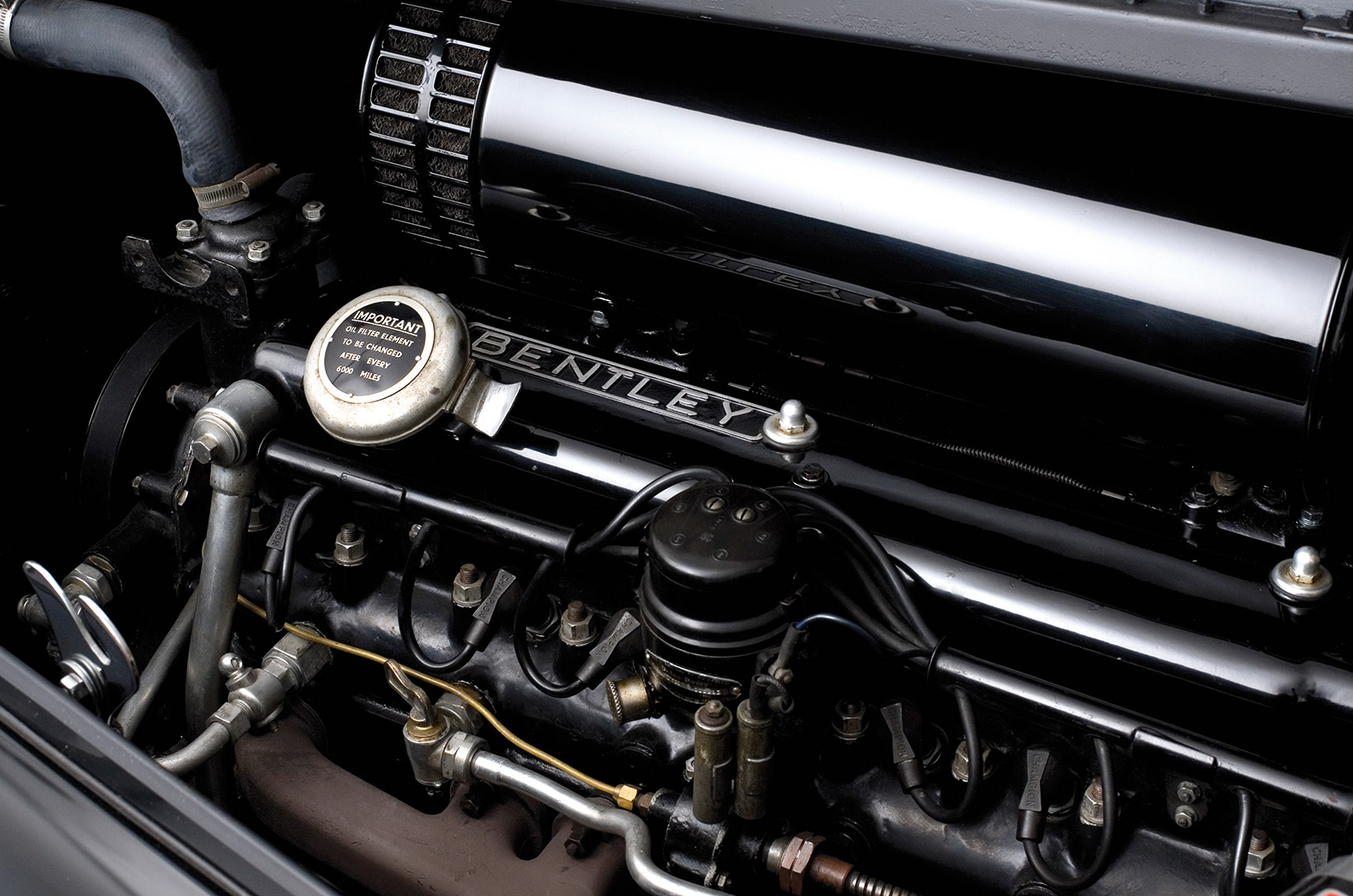 Classic & Sports Car – Bentley R-type Continental: elegance in excelsis