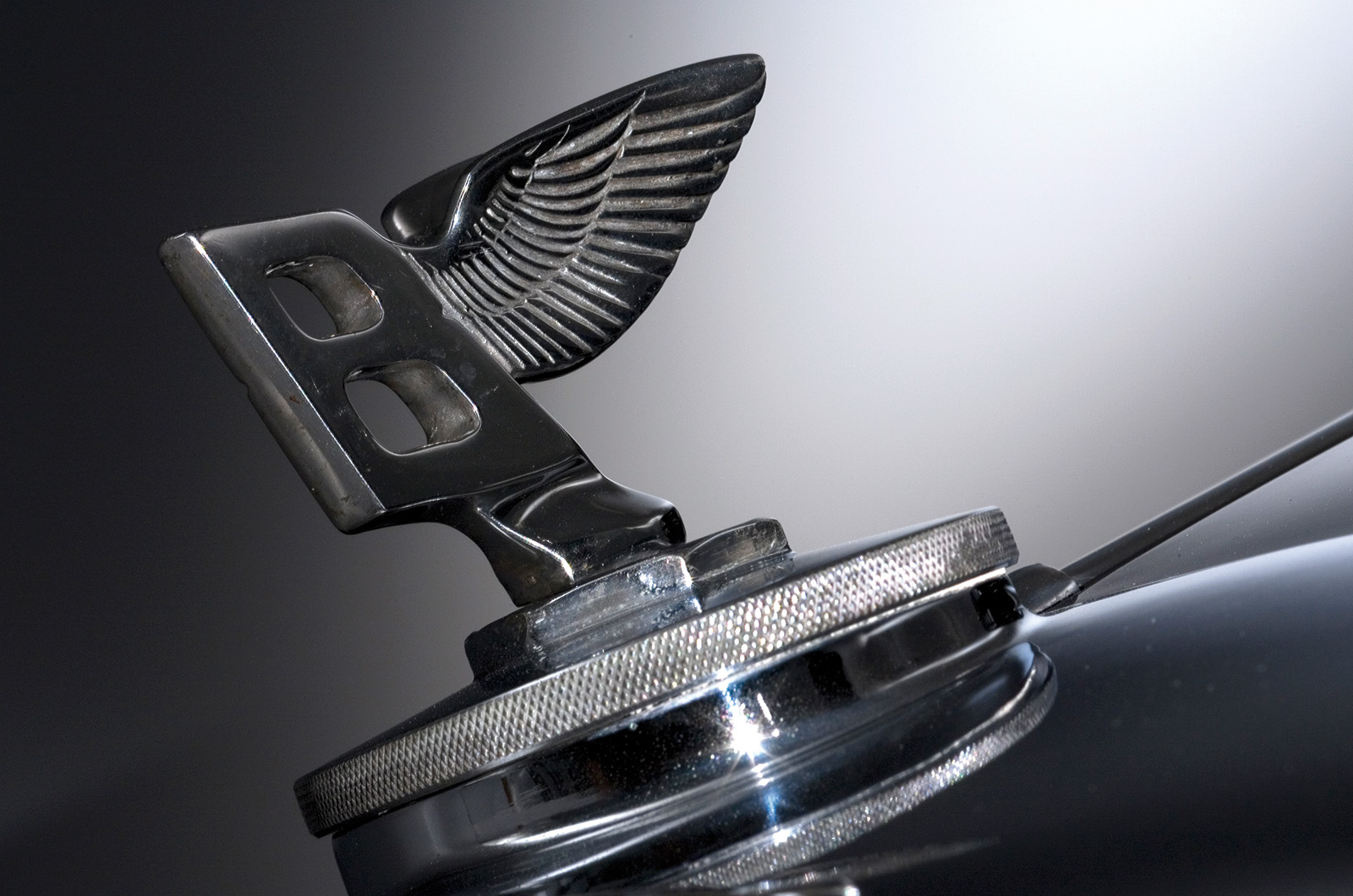 Classic & Sports Car – Bentley R-type Continental: elegance in excelsis