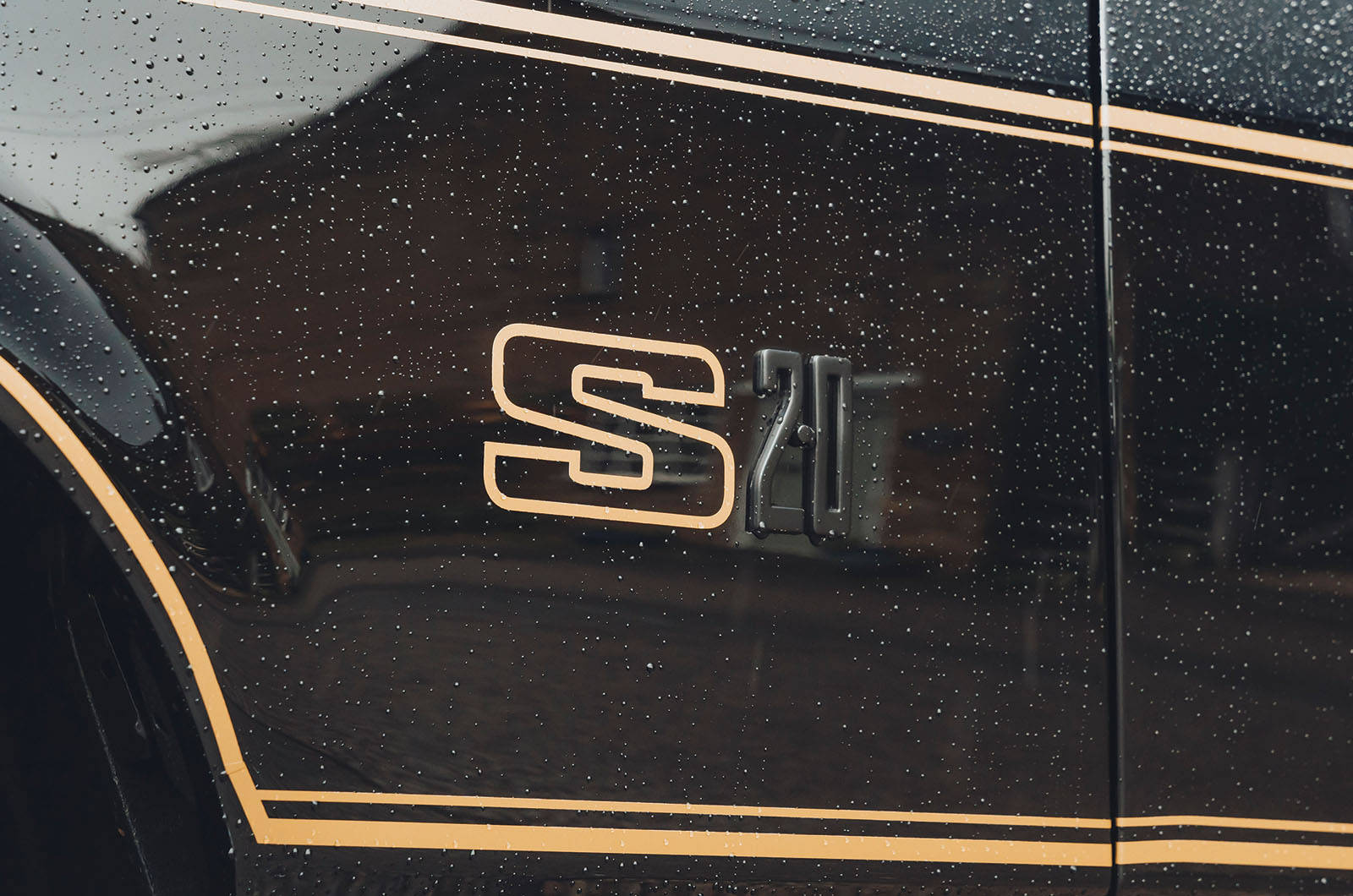 Classic & Sports Car – Ford Capri II vs Toyota Celica vs Vauxhall Firenza: style on a budget