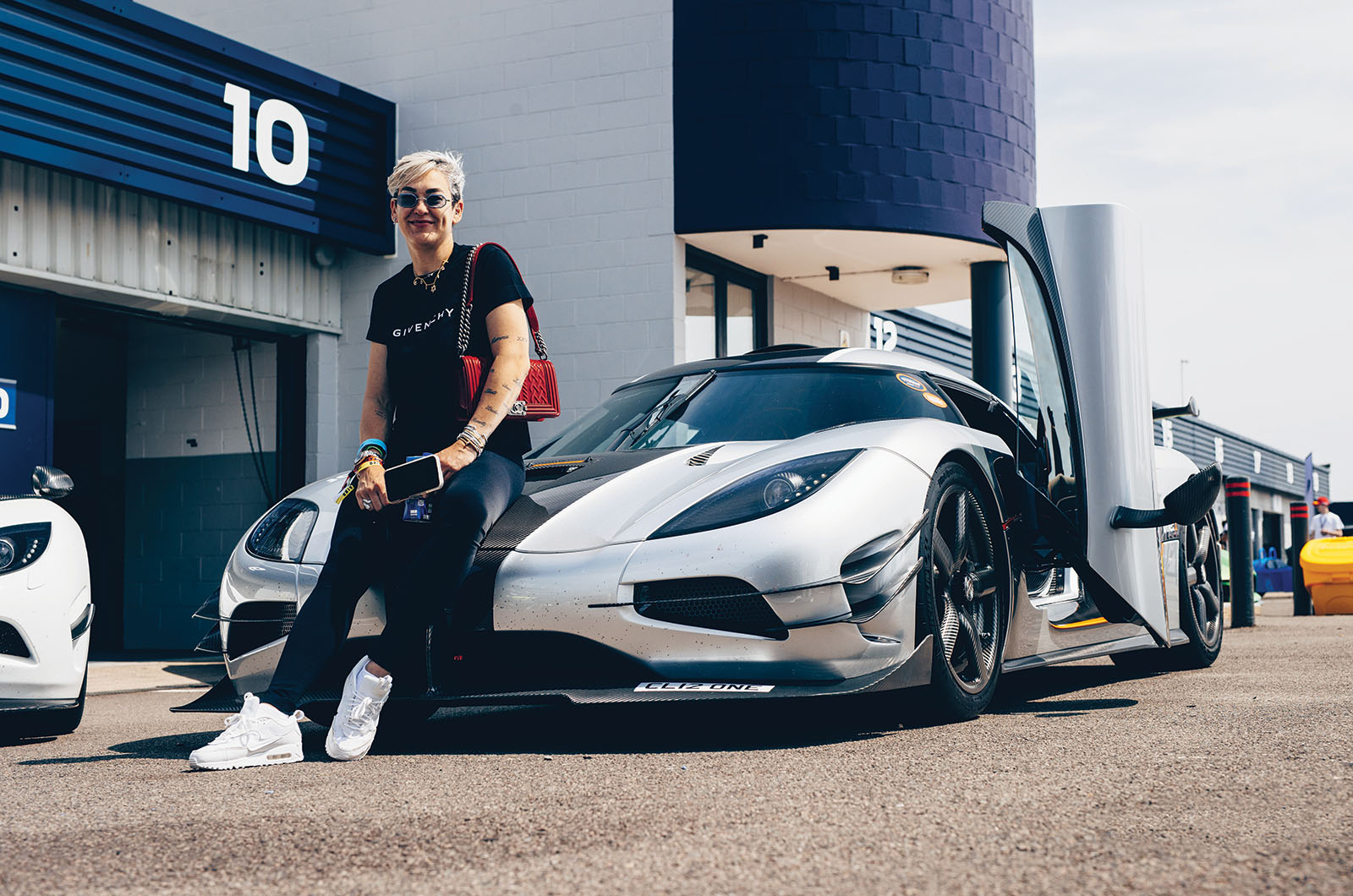 Classic & Sports Car – Inside Supercar Driver’s Secret Meet: undercover millionaire