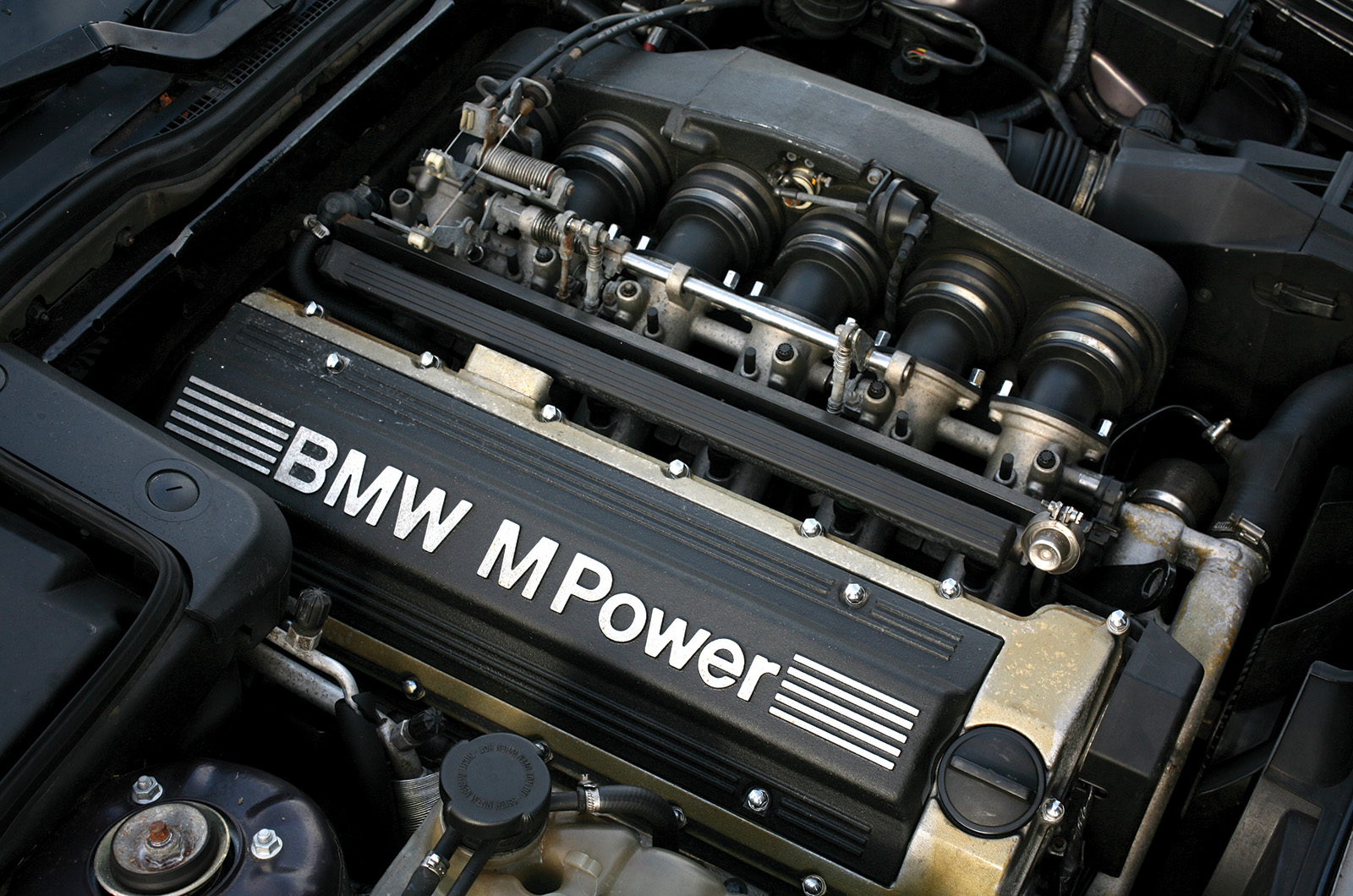 Classic & Sports Car – BMW M5 Touring vs Audi RS2: estates with extra spice