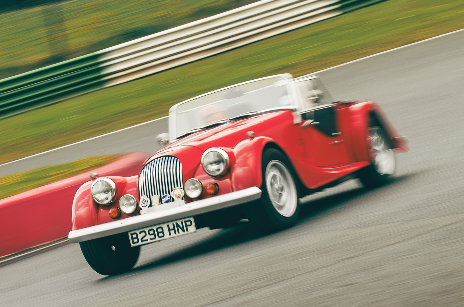 Classic & Sports Car – Best of British V8s: a royal rumble