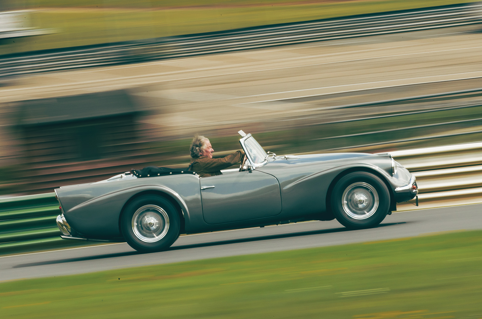 Classic & Sports Car – Best of British V8s: a royal rumble