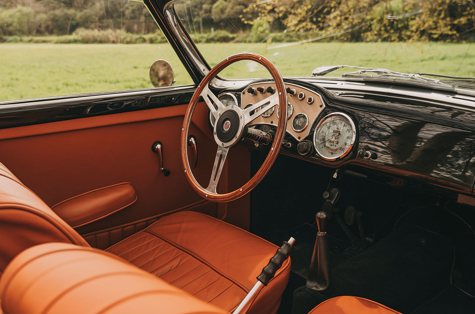 Classic & Sports Car – Arnolt-MG dhc: British engineering, Latin style