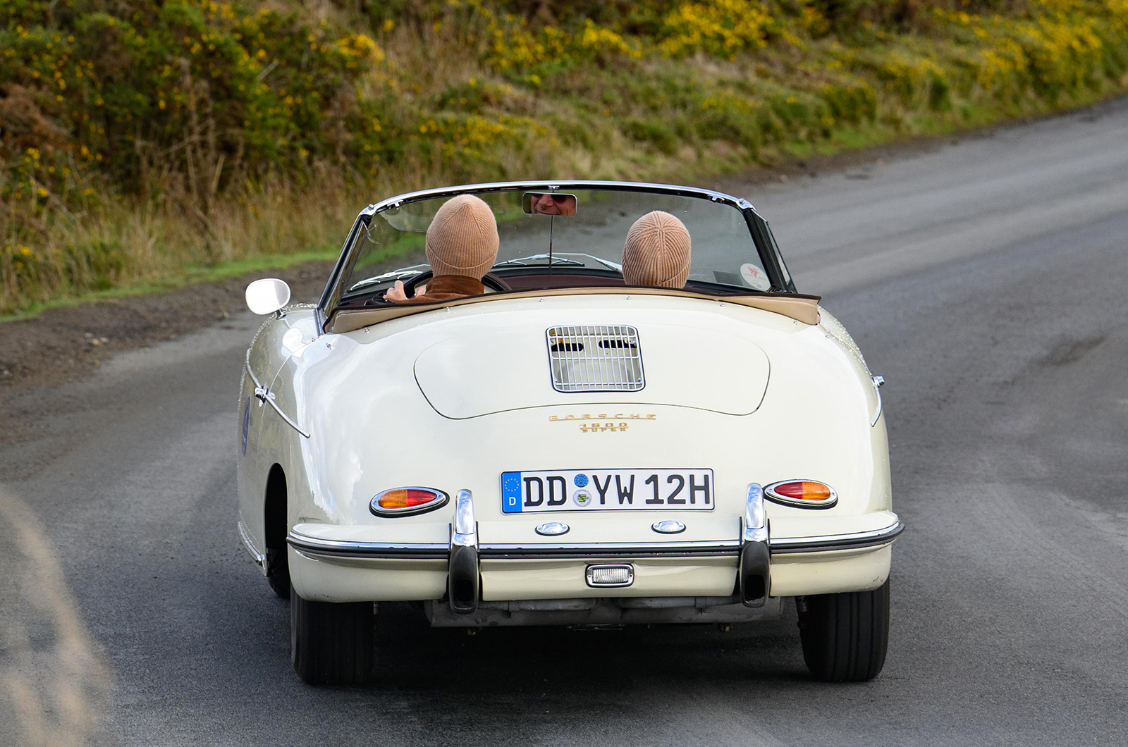 Classic & Sports Car – Concours classics in Wales: glamour on the go