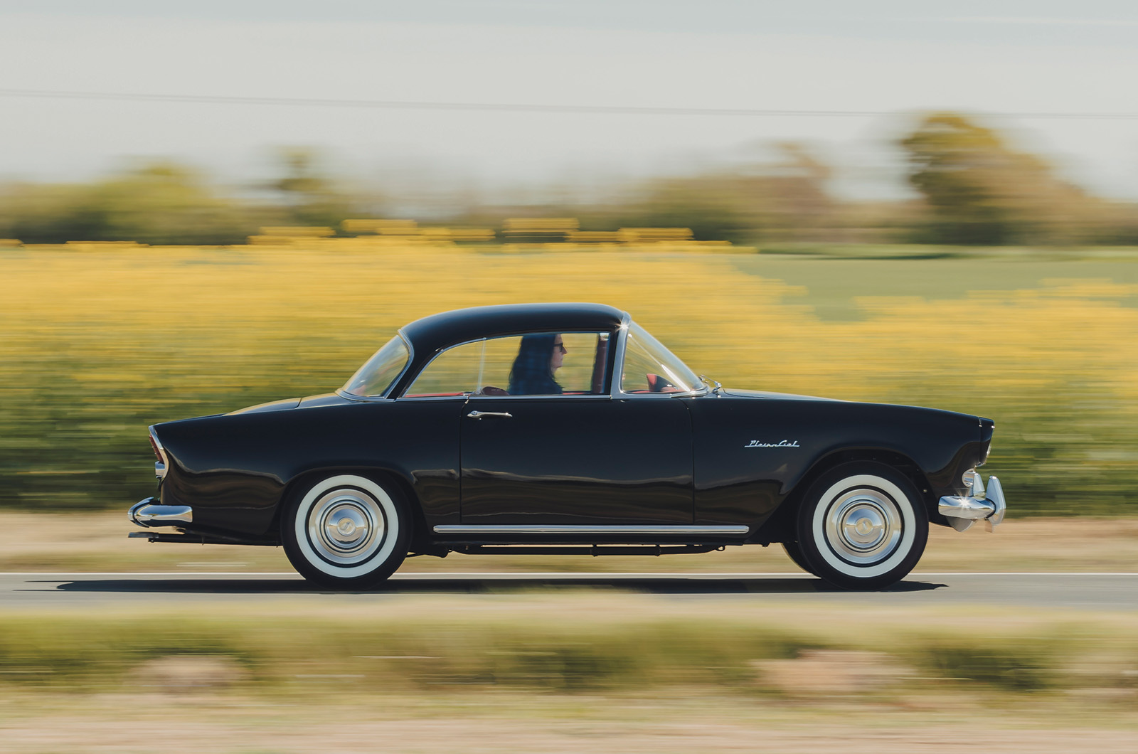 Classic & Sports Car – Simca Aronde Plein Ciel: the sky is the limit