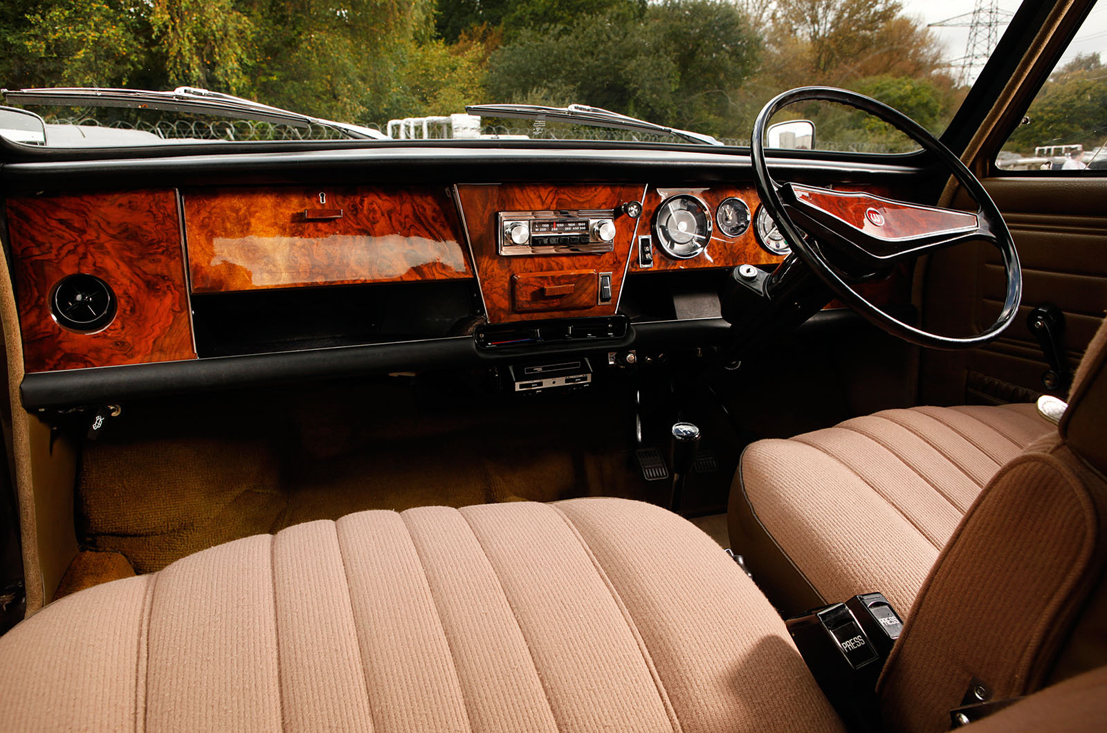 Classic & Sports Car – Ford, Triumph, Volvo, Rover, Audi, Datsun, Wolseley and Vauxhall: barge poll