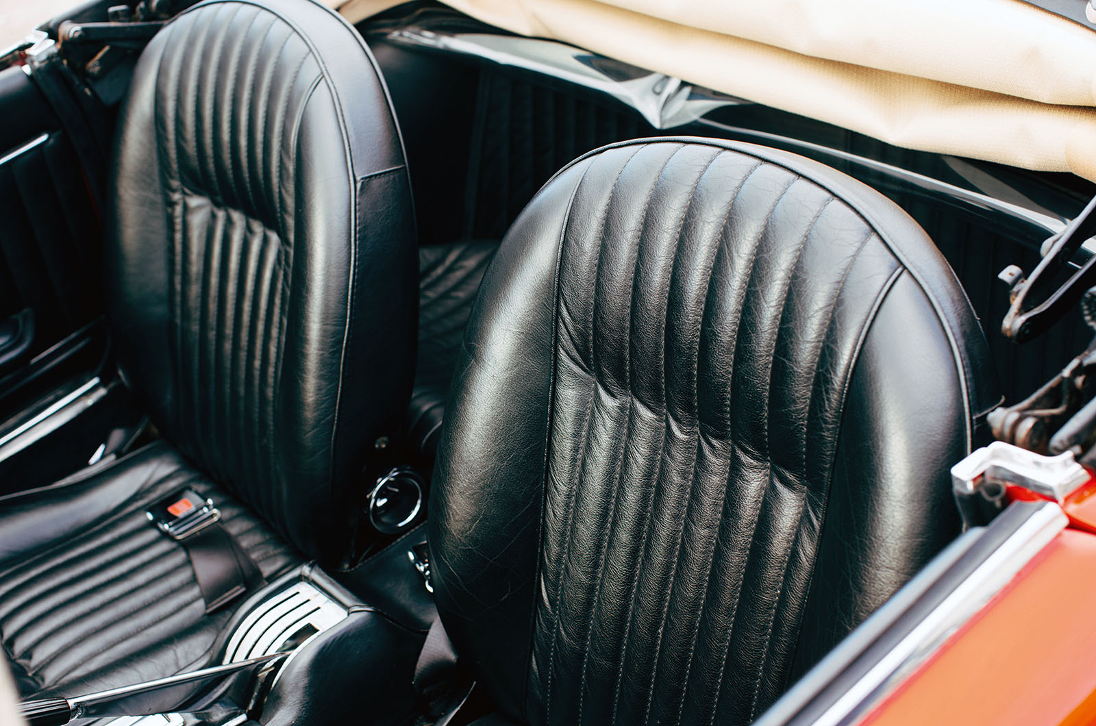 Classic & Sports Car – Fiat Dino Coupé and Spider: Maranello meets Turin