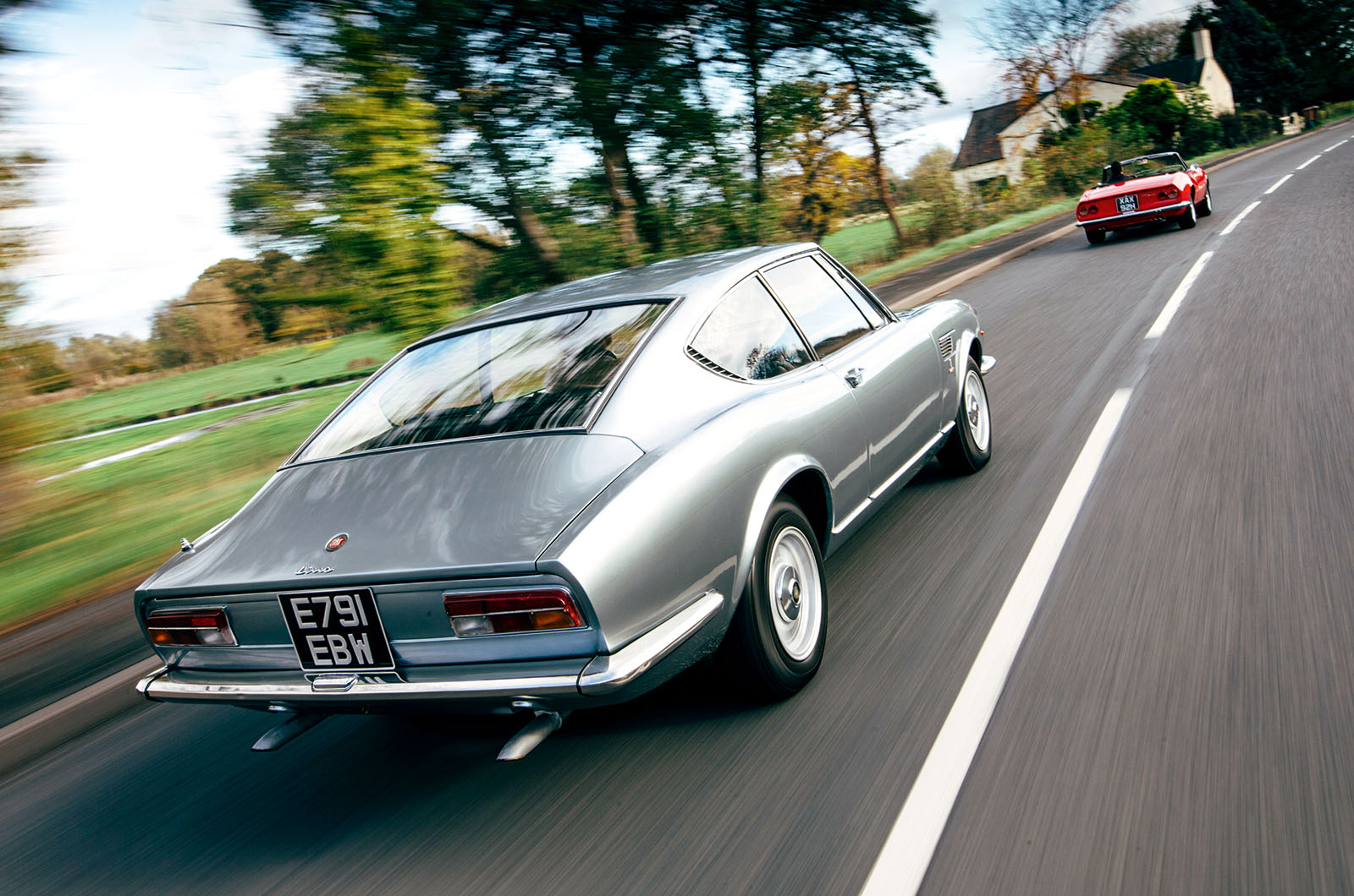 Classic & Sports Car – Fiat Dino Coupé and Spider: Maranello meets Turin