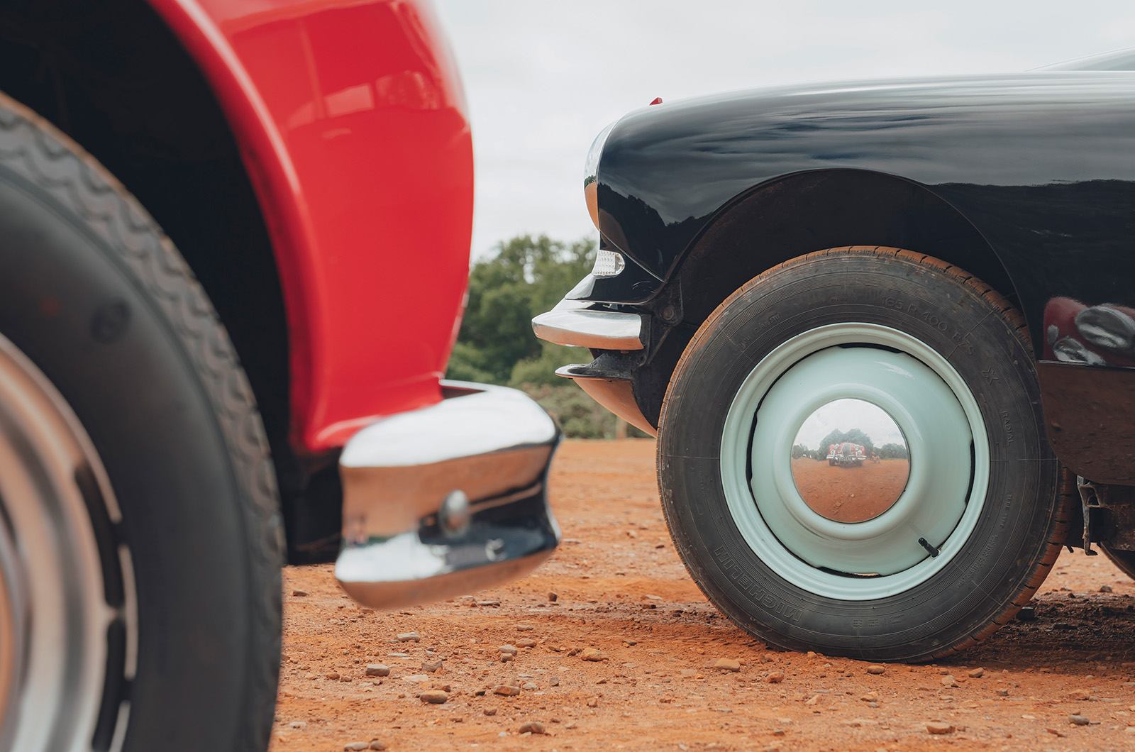 Classic & Sports Car – Jaguar 2.4 vs Citroën ID19: a stroke of genius