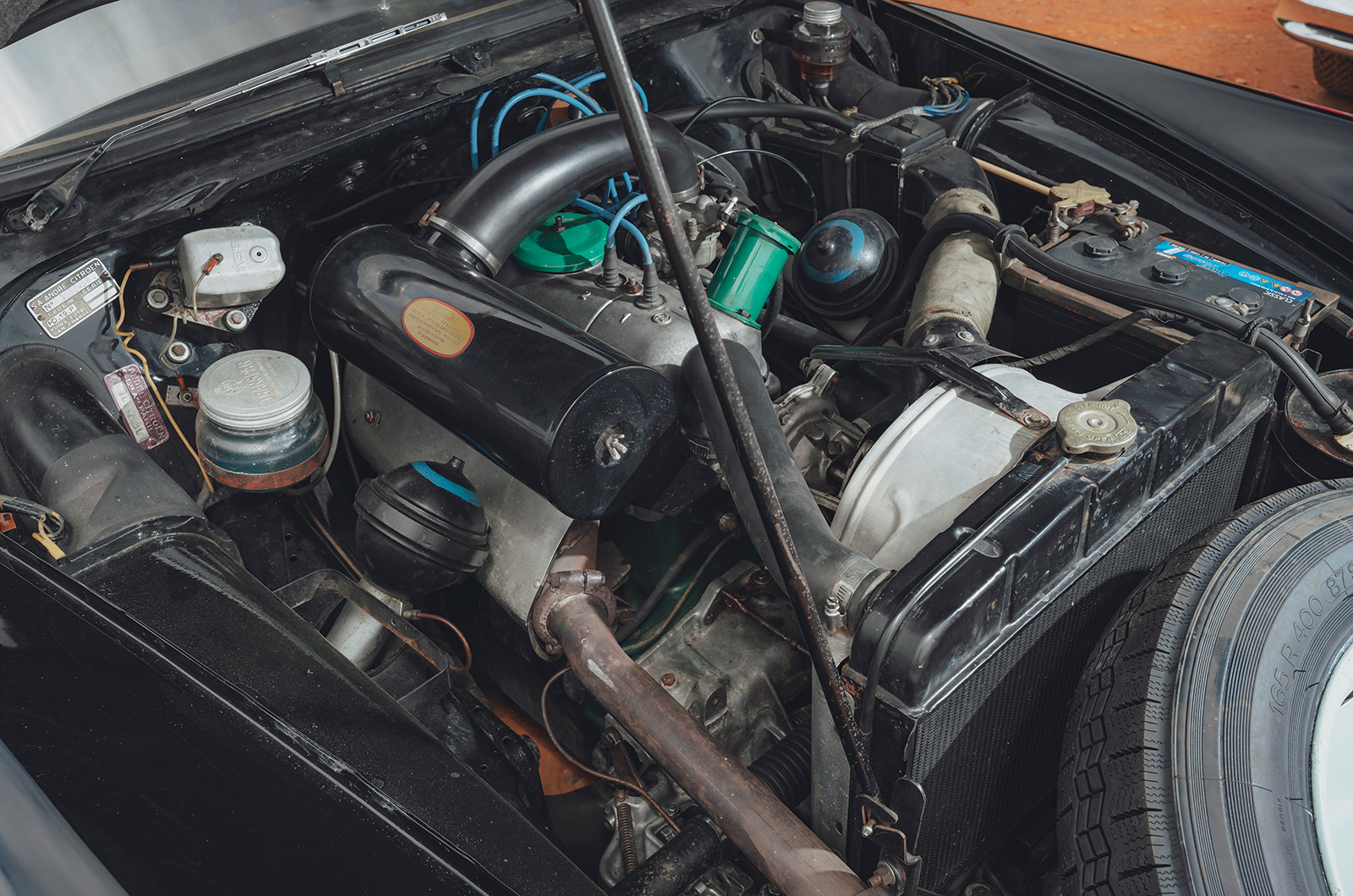 Classic & Sports Car – Jaguar 2.4 vs Citroën ID19: a stroke of genius